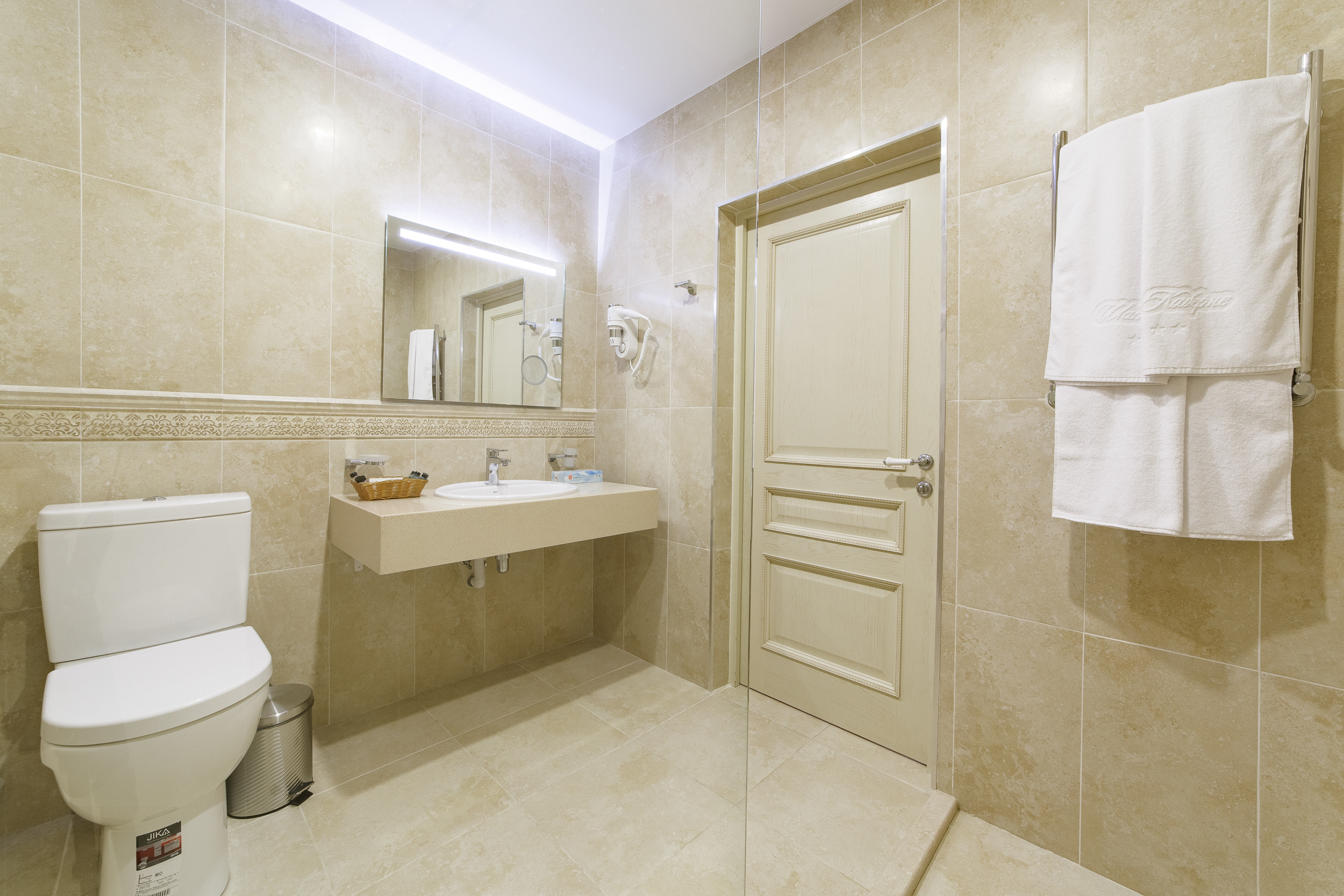 Renatphoto-фотосъёмка территории и бассейнов с детскими площадками  в пансионате. Профессиональная фотосъёмка интерьеров, предметная фотосессия еды для меню г. Анапа