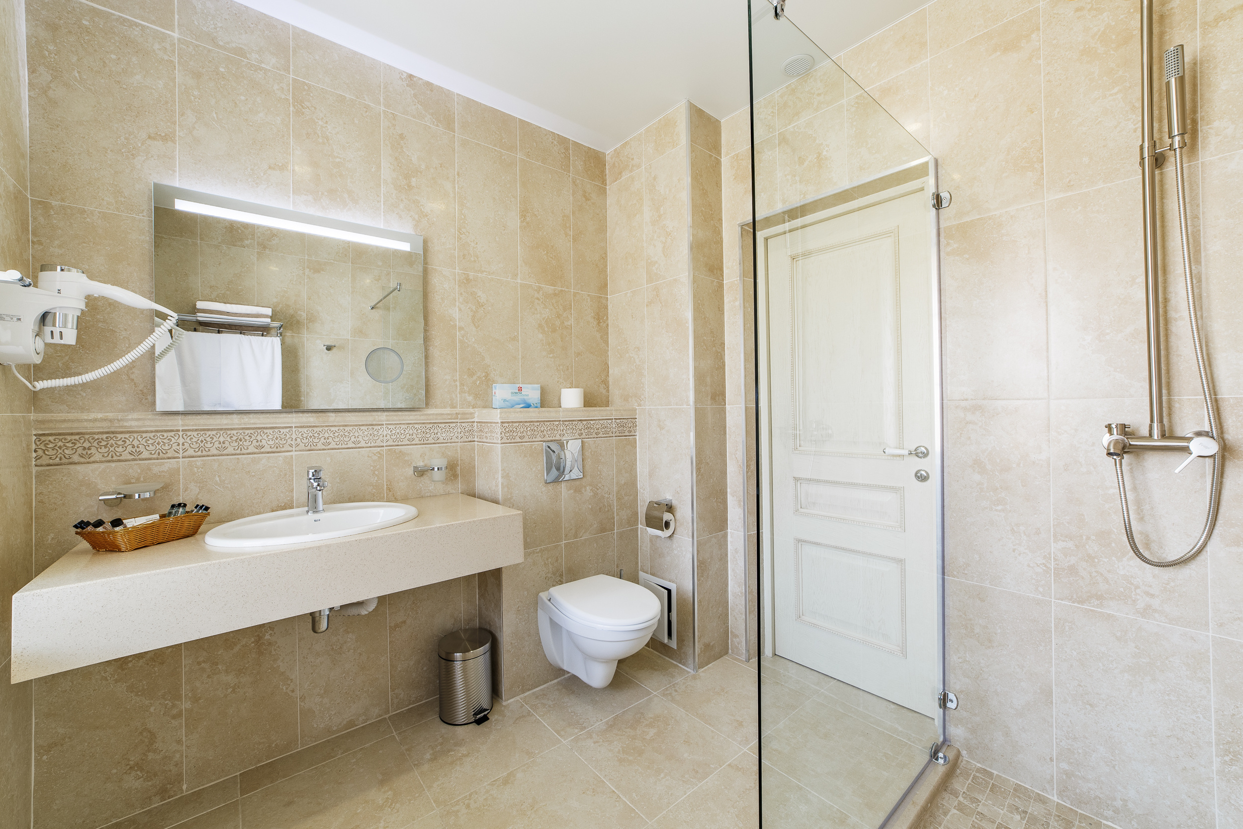 Renatphoto-фотосъёмка территории и бассейнов с детскими площадками  в пансионате. Профессиональная фотосъёмка интерьеров, предметная фотосессия еды для меню г. Анапа