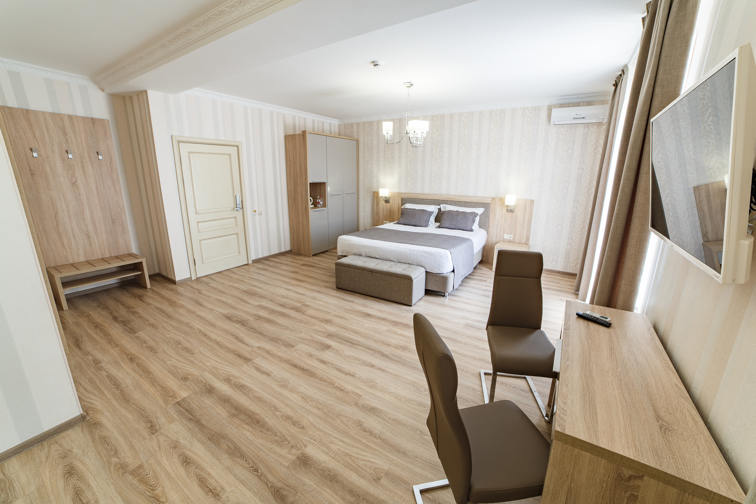 Renatphoto-фотосъёмка территории и бассейнов с детскими площадками  в пансионате. Профессиональная фотосъёмка интерьеров, предметная фотосессия еды для меню г. Анапа