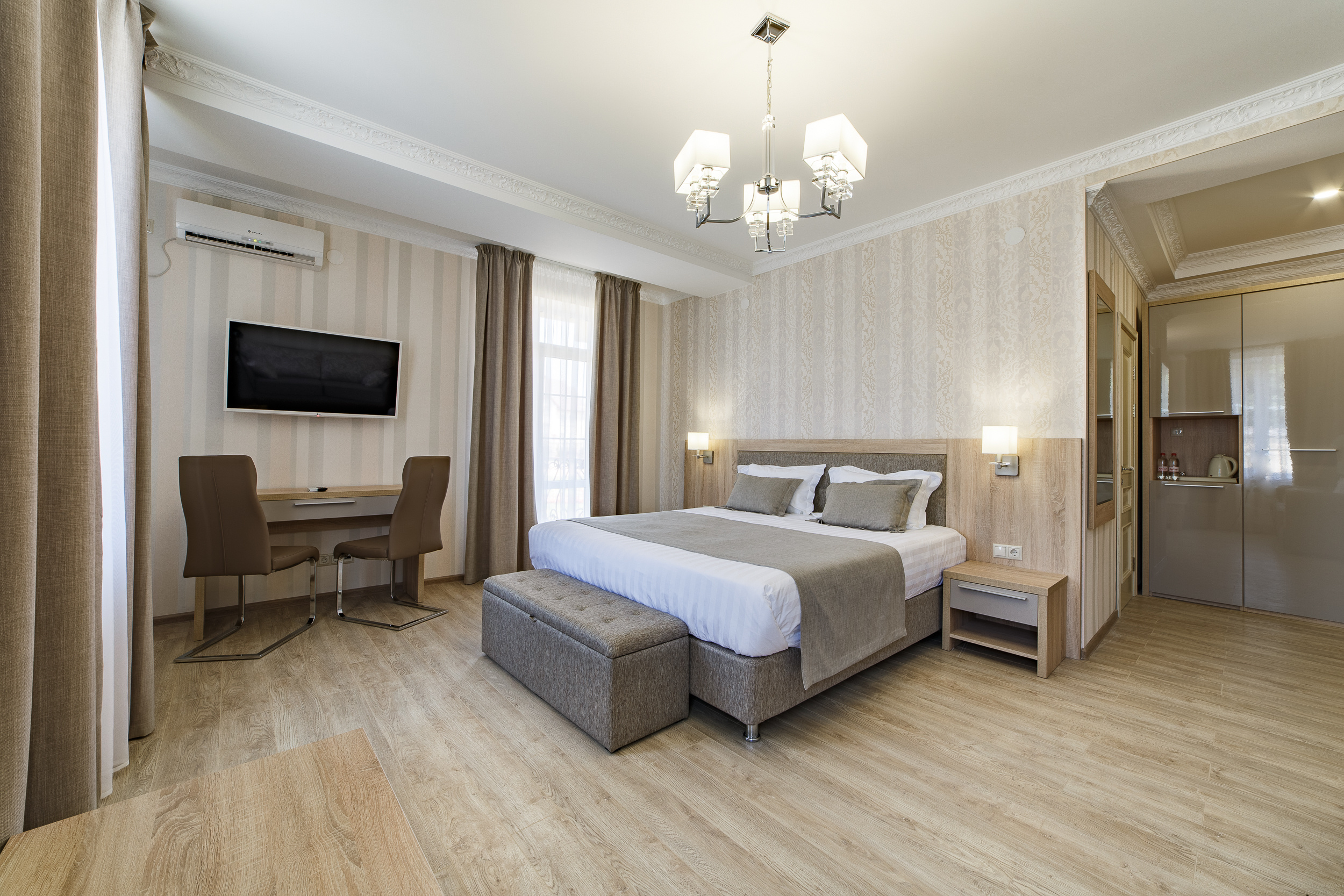 Renatphoto-фотосъёмка территории и бассейнов с детскими площадками  в пансионате. Профессиональная фотосъёмка интерьеров, предметная фотосессия еды для меню г. Анапа