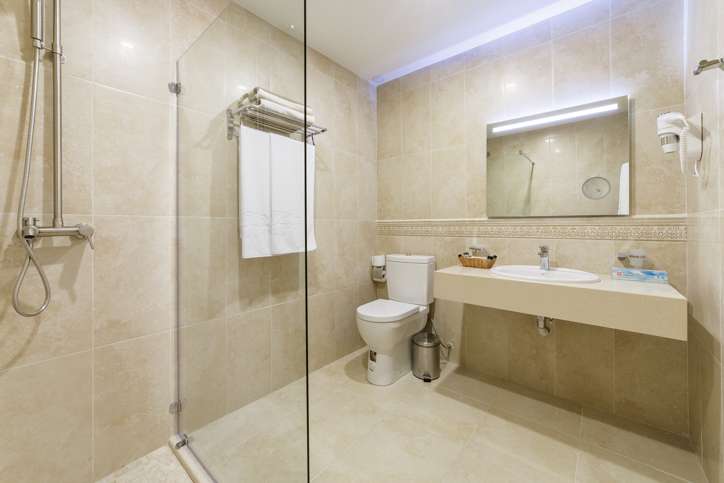 Renatphoto-фотосъёмка территории и бассейнов с детскими площадками  в пансионате. Профессиональная фотосъёмка интерьеров, предметная фотосессия еды для меню г. Анапа