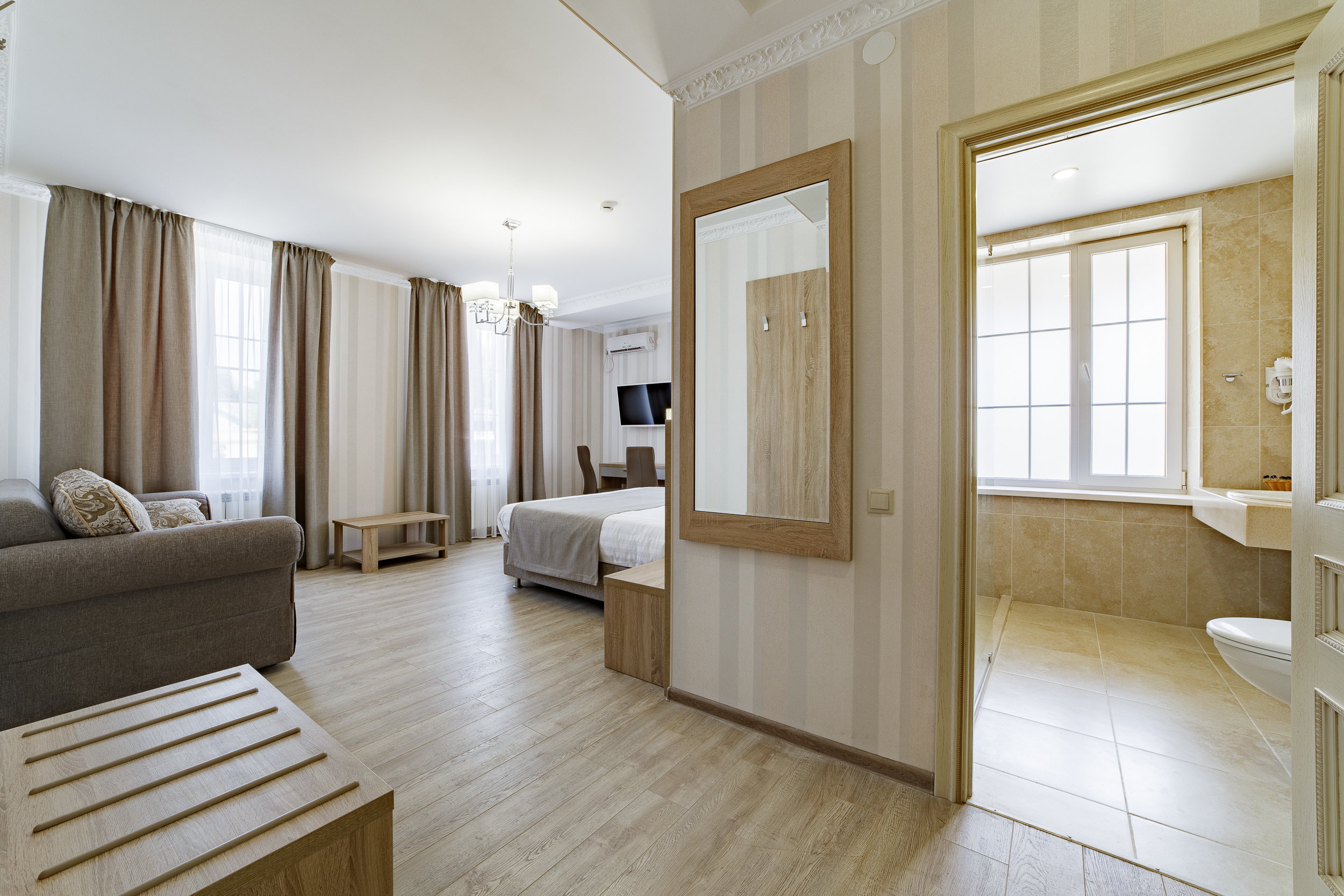 Renatphoto-фотосъёмка территории и бассейнов с детскими площадками  в пансионате. Профессиональная фотосъёмка интерьеров, предметная фотосессия еды для меню г. Анапа