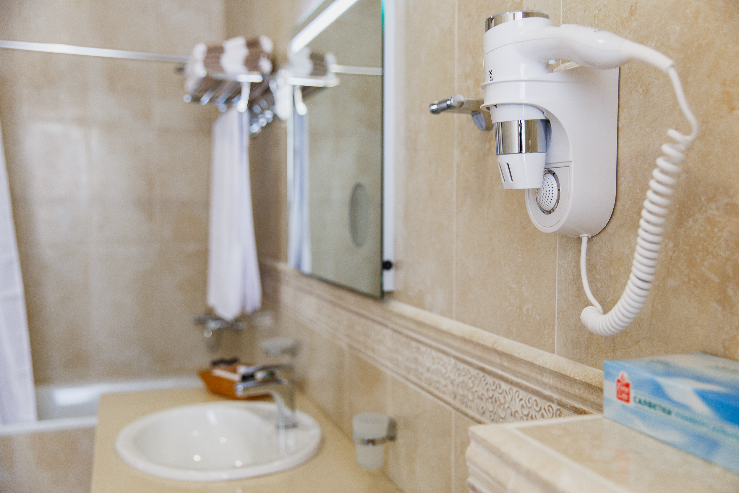 Renatphoto-фотосъёмка территории и бассейнов с детскими площадками  в пансионате. Профессиональная фотосъёмка интерьеров, предметная фотосессия еды для меню г. Анапа