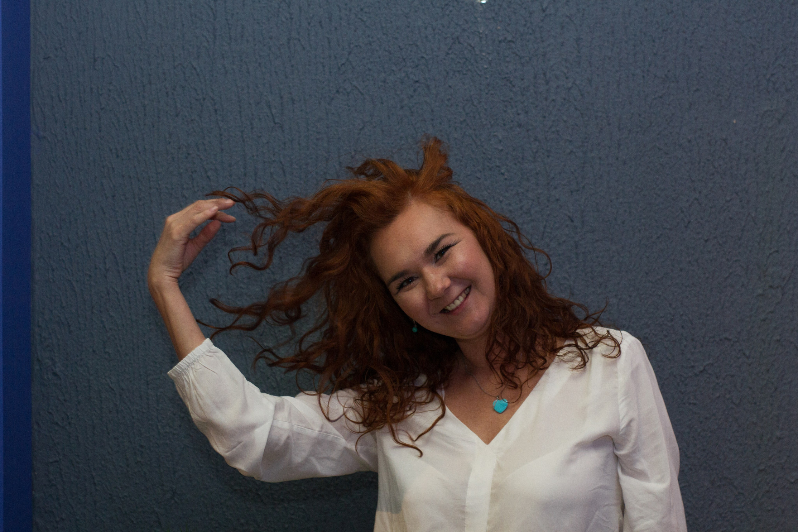 Атмосферный день рождения на закате в Севкабель лофт. Свадебный, семейный и контент фотограф в Санкт- Петербурге Елена Грие