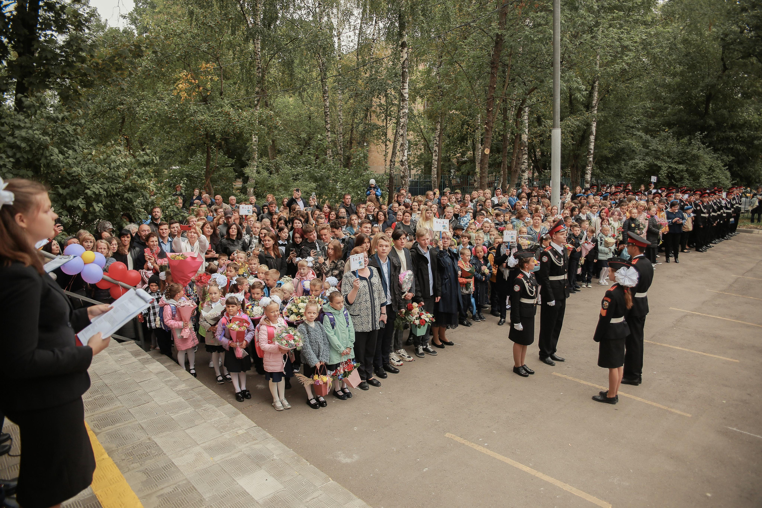 1 сентября в школе 296. Антонина Морозова, профессиональный семейный фотограф видеограф