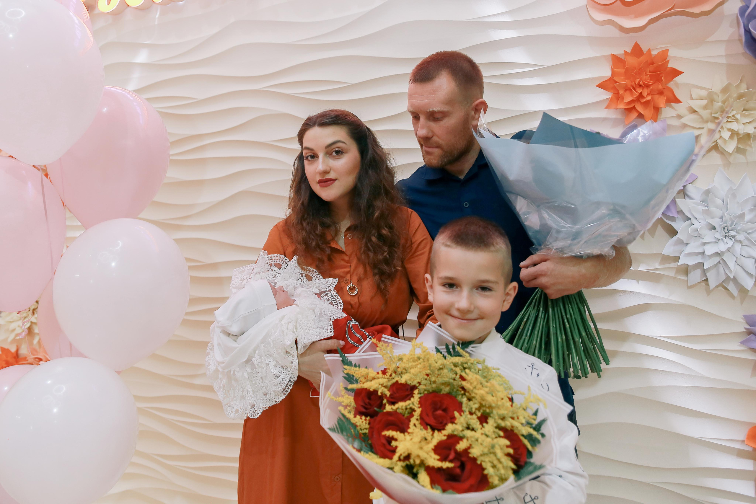 Выписка Катюши. Антонина Морозова, профессиональный семейный фотограф видеограф