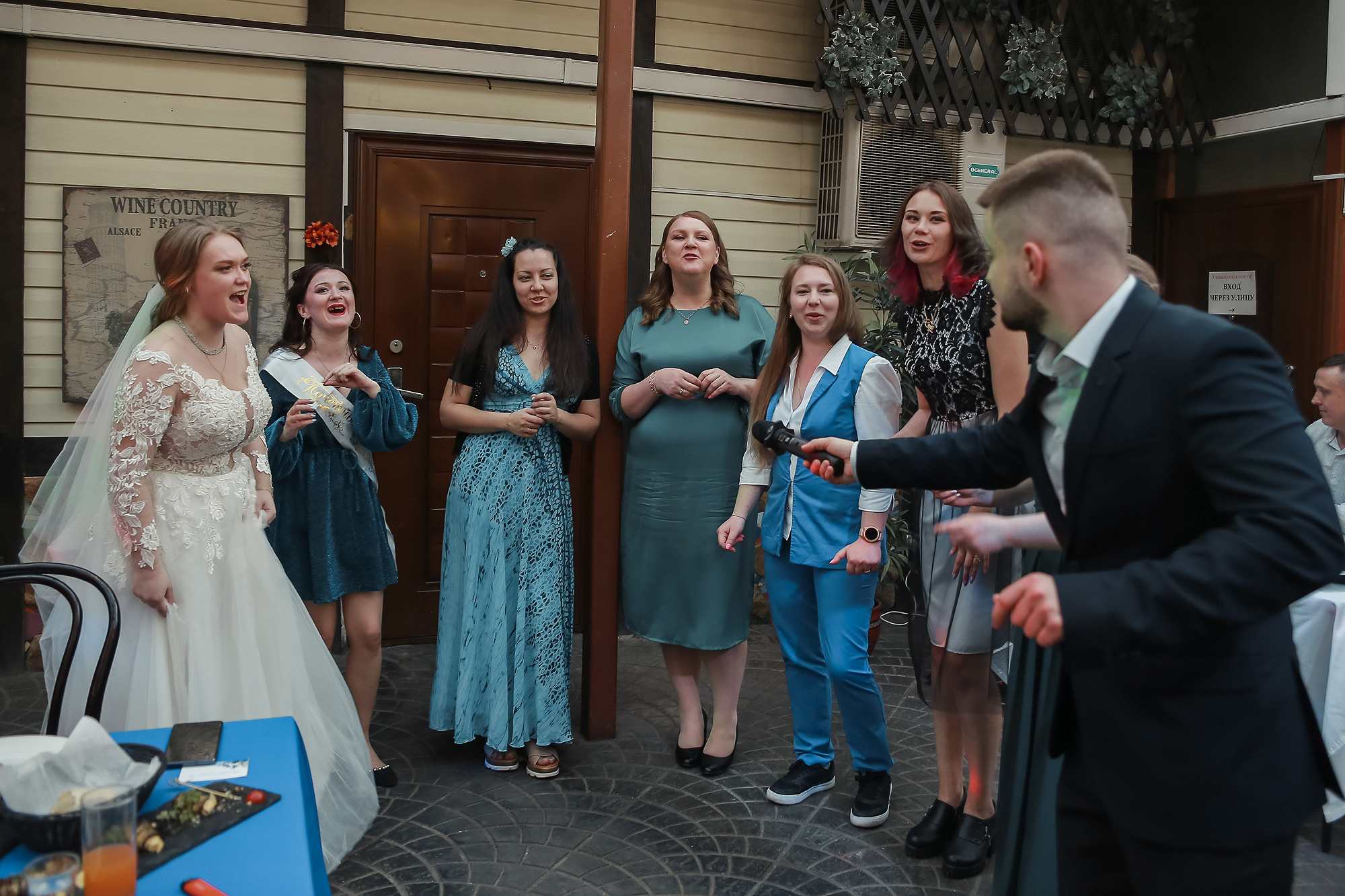 Свадебный банкет в ресторане IQ CAFE. Антонина Морозова, профессиональный семейный фотограф видеограф