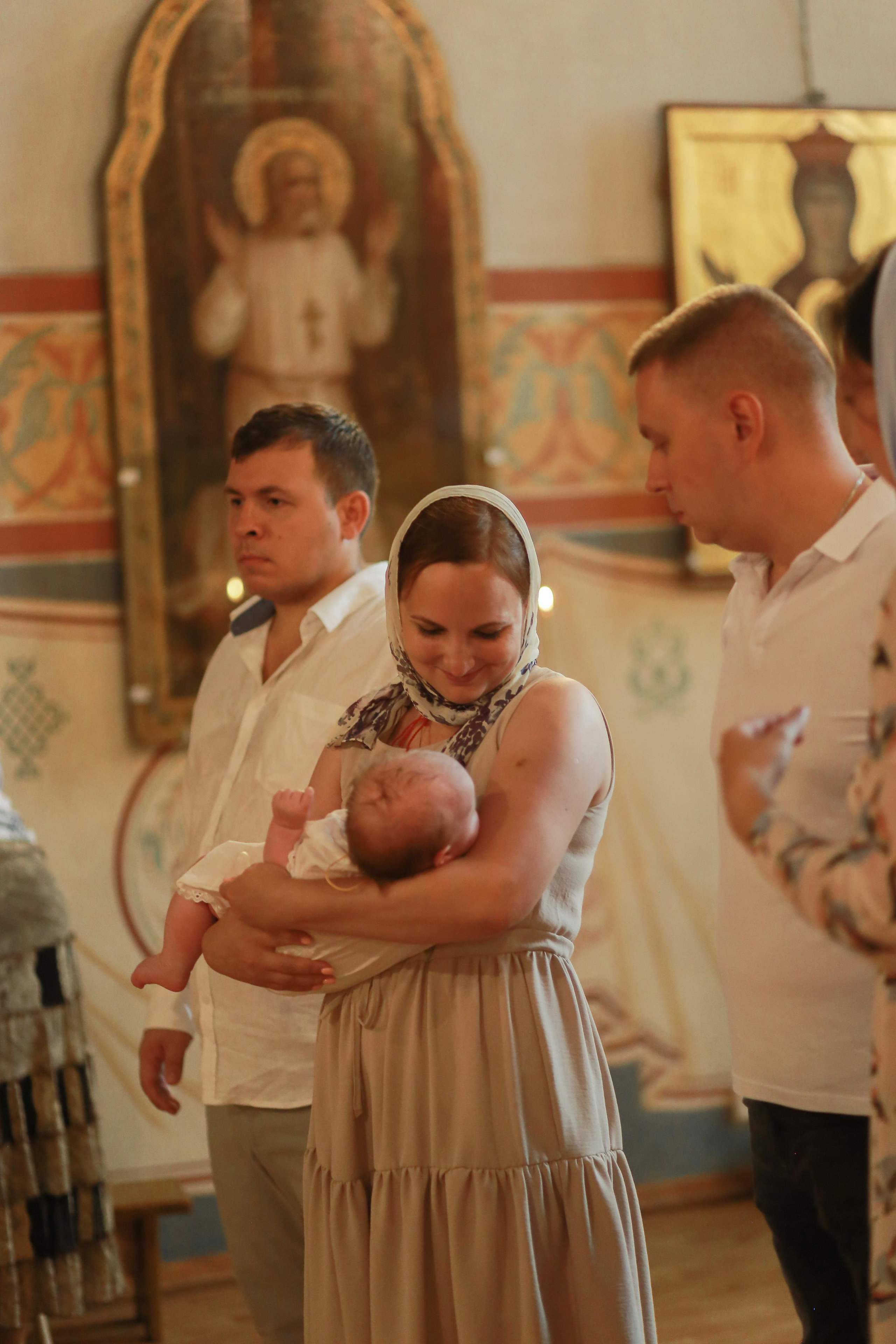 Крещение Евы. Покровский собор. Измайловский остров. Антонина Морозова, профессиональный семейный фотограф видеограф