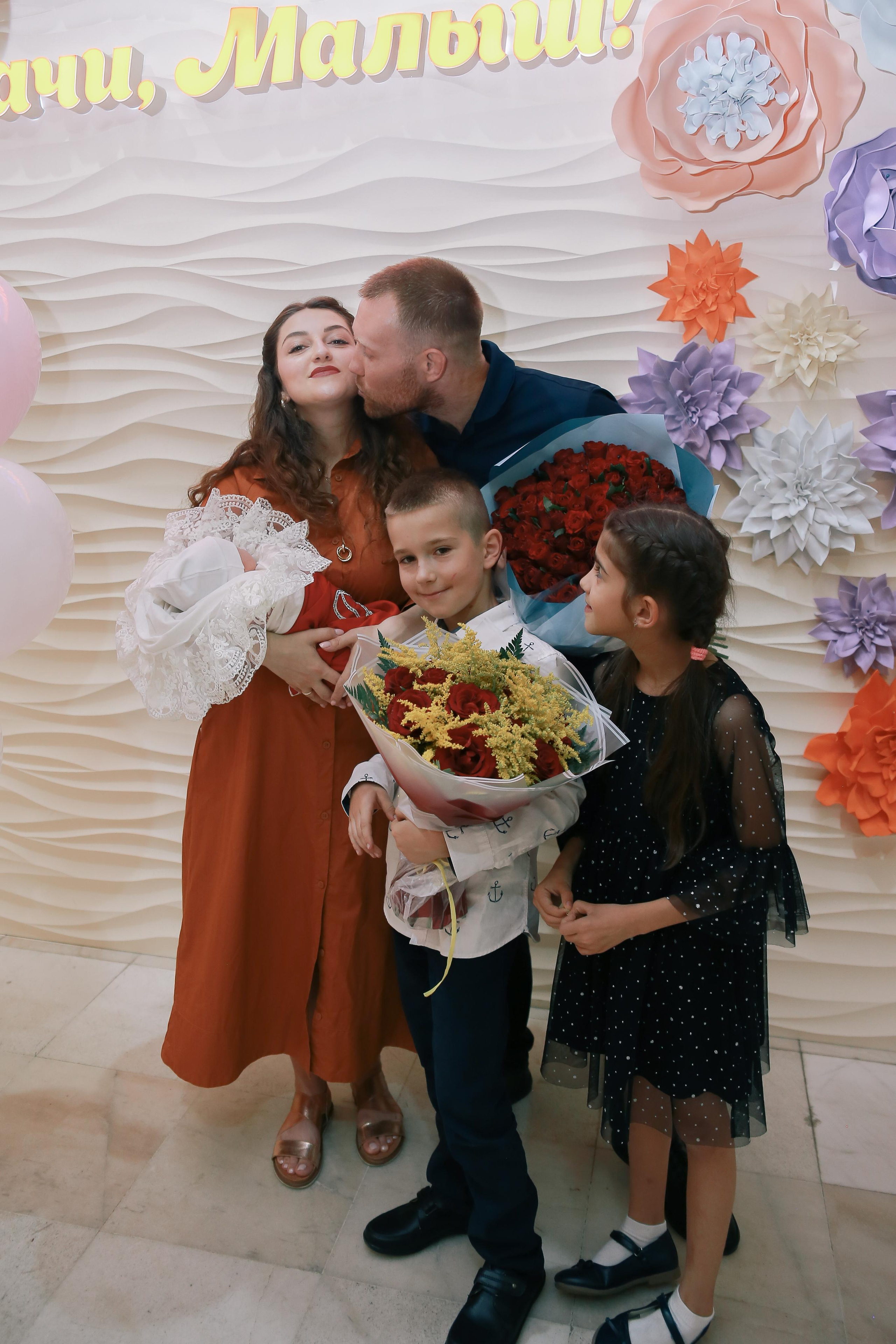 Выписка Катюши. Антонина Морозова, профессиональный семейный фотограф видеограф