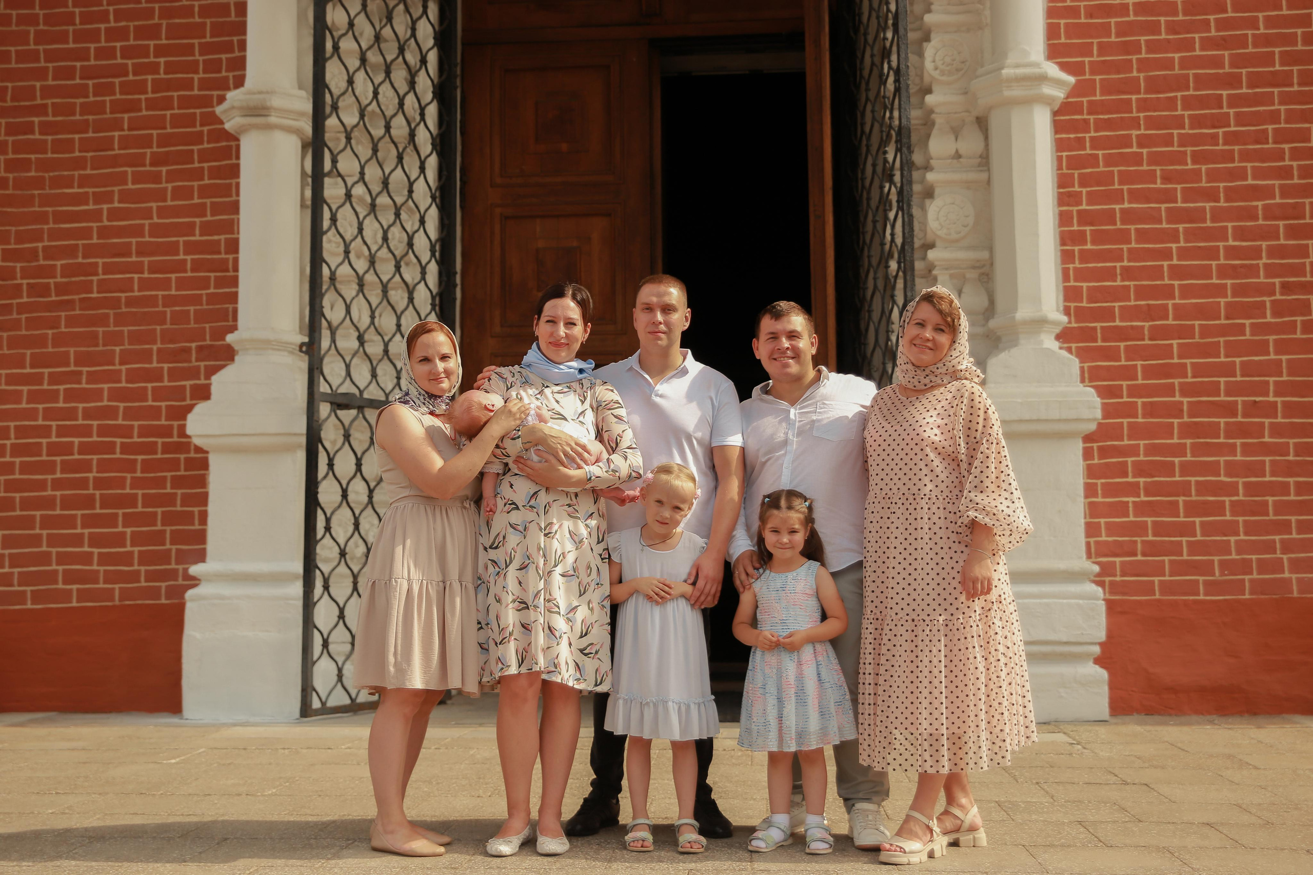 Крещение Евы. Покровский собор. Измайловский остров. Антонина Морозова, профессиональный семейный фотограф видеограф
