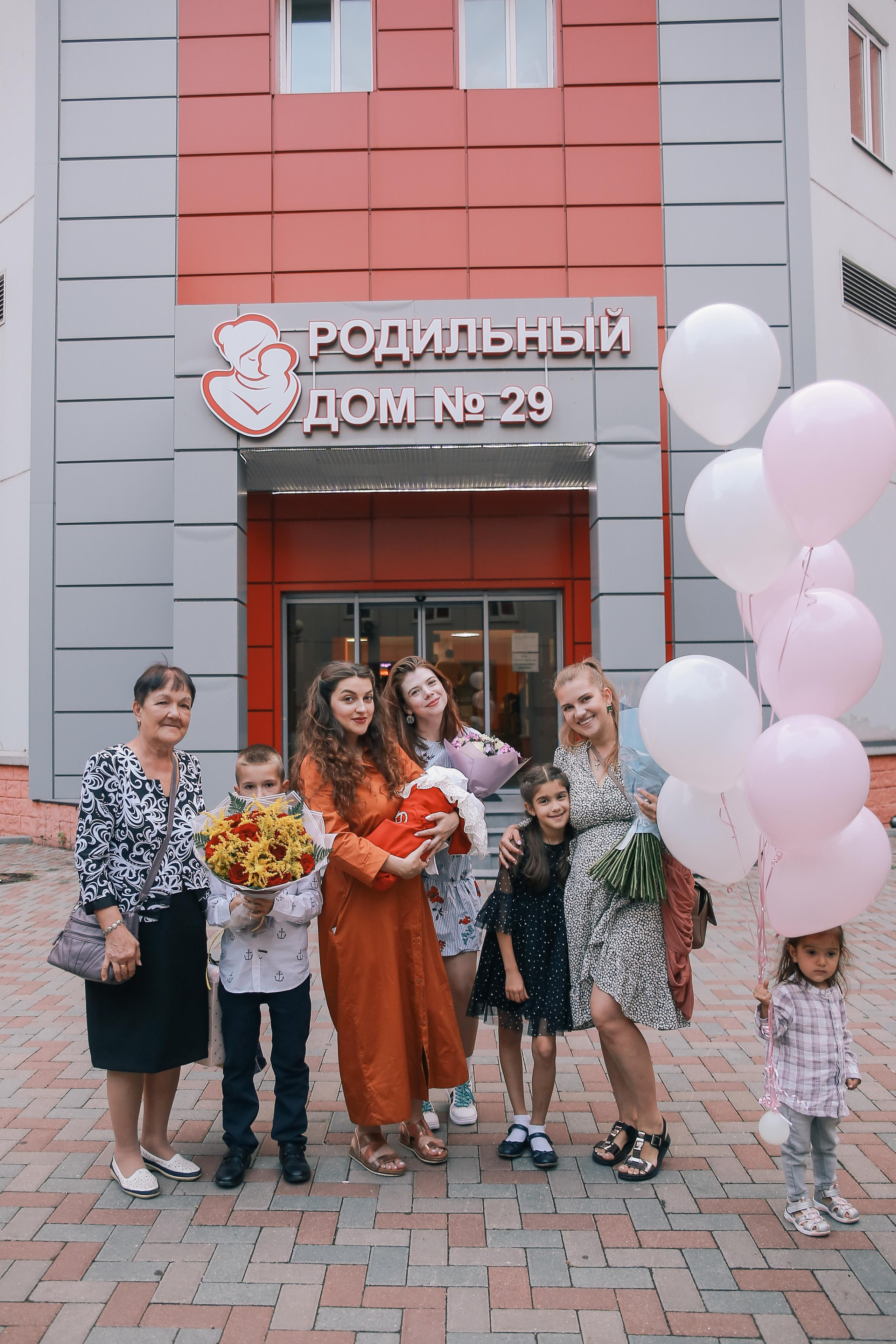 Выписка Катюши. Антонина Морозова, профессиональный семейный фотограф видеограф