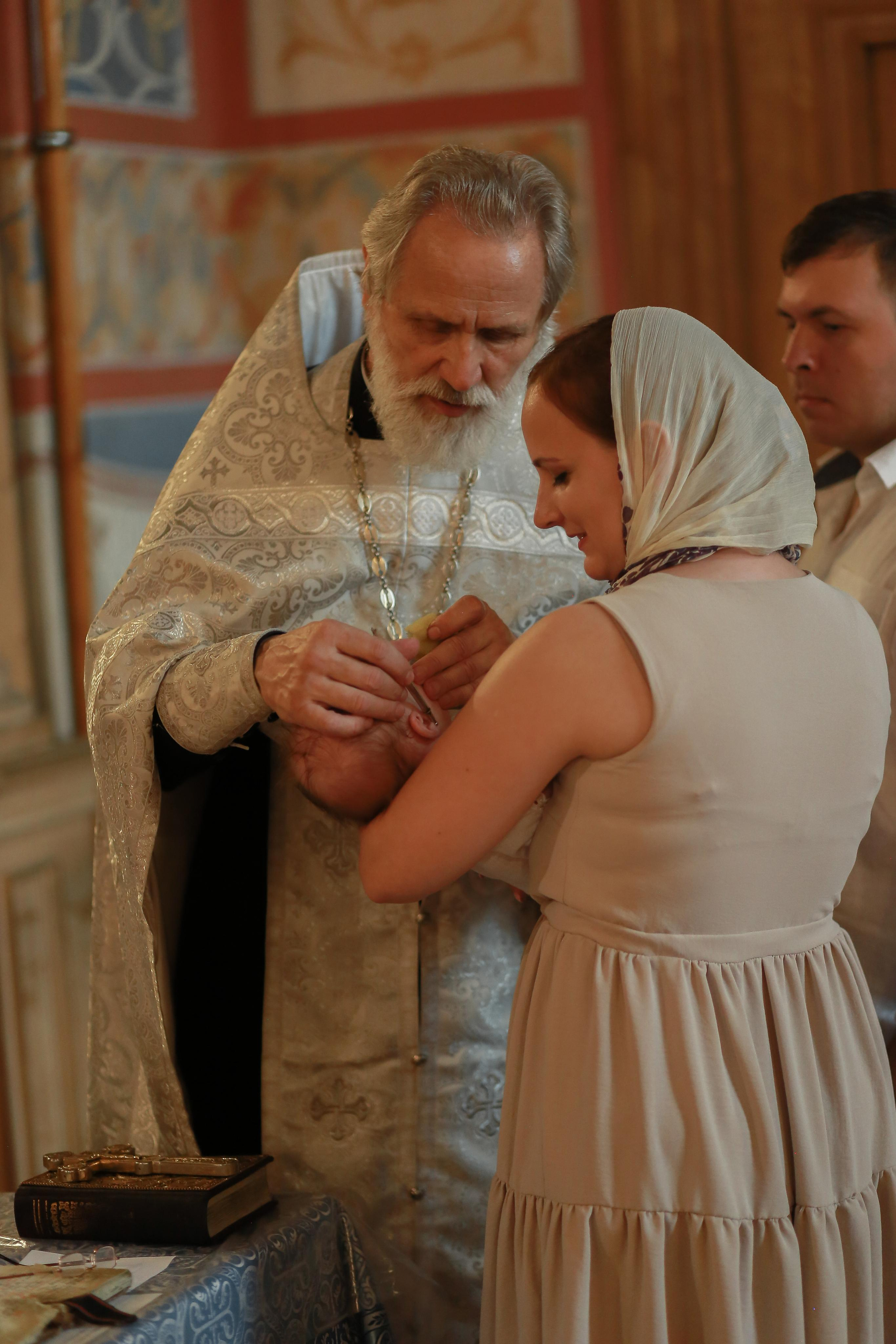 Крещение Евы. Покровский собор. Измайловский остров. Антонина Морозова, профессиональный семейный фотограф видеограф