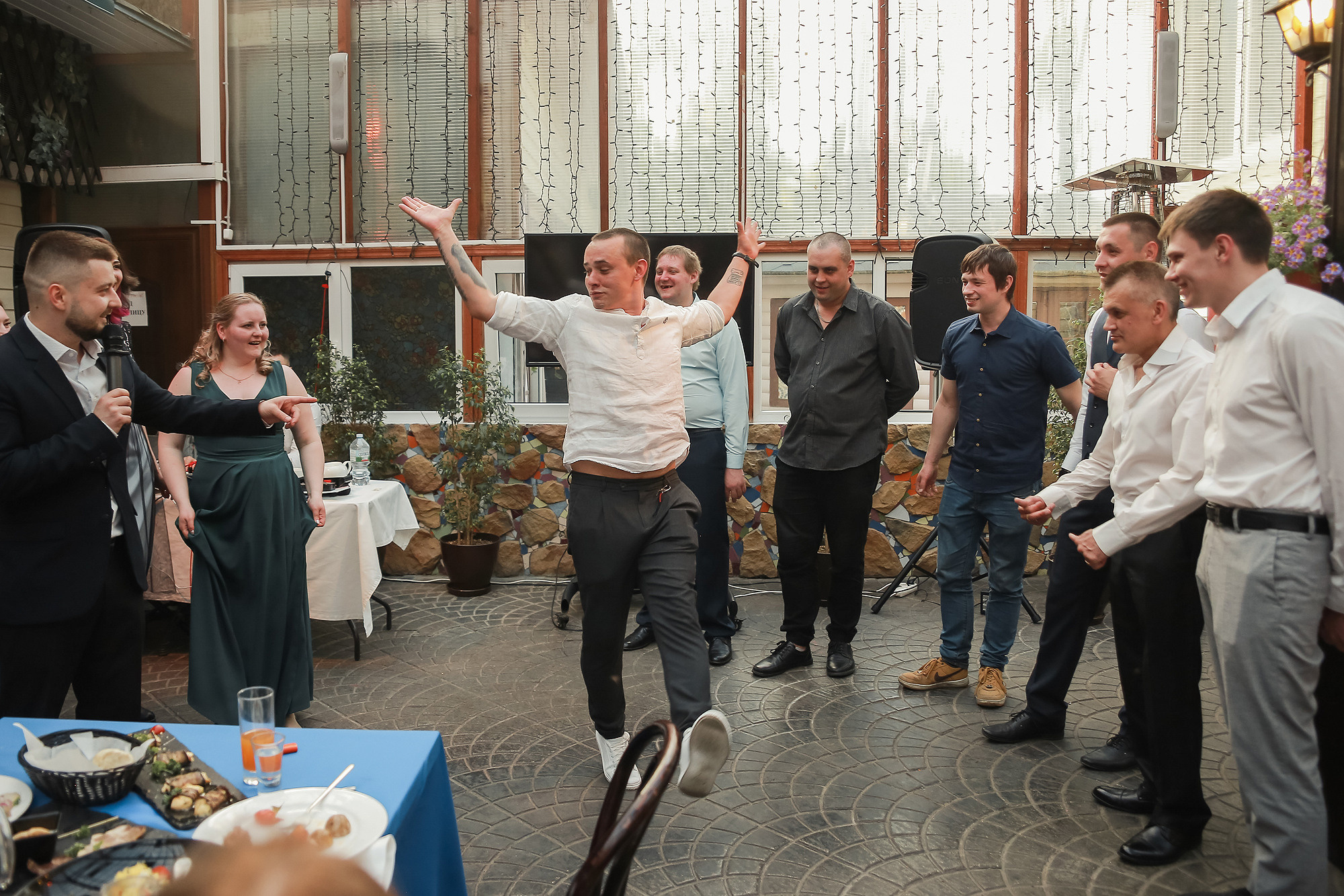 Свадебный банкет в ресторане IQ CAFE. Антонина Морозова, профессиональный семейный фотограф видеограф