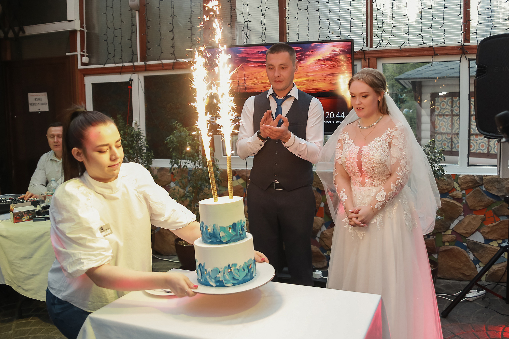 Свадебный банкет в ресторане IQ CAFE. Антонина Морозова, профессиональный семейный фотограф видеограф