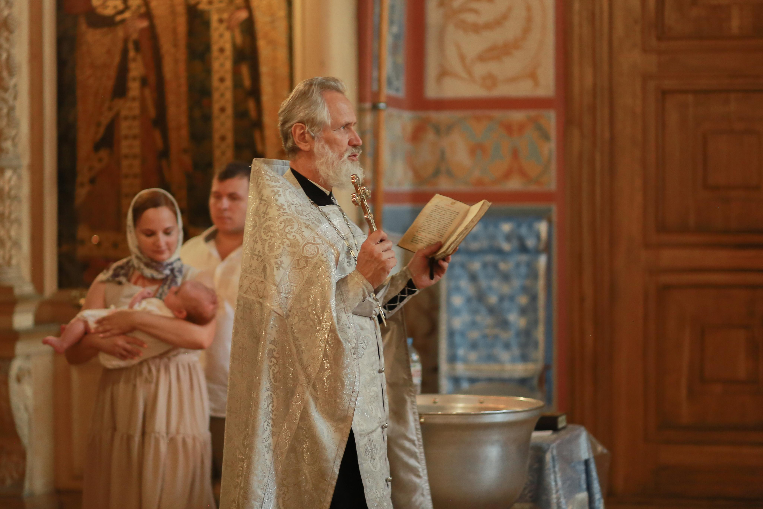 Крещение Евы. Покровский собор. Измайловский остров. Антонина Морозова, профессиональный семейный фотограф видеограф