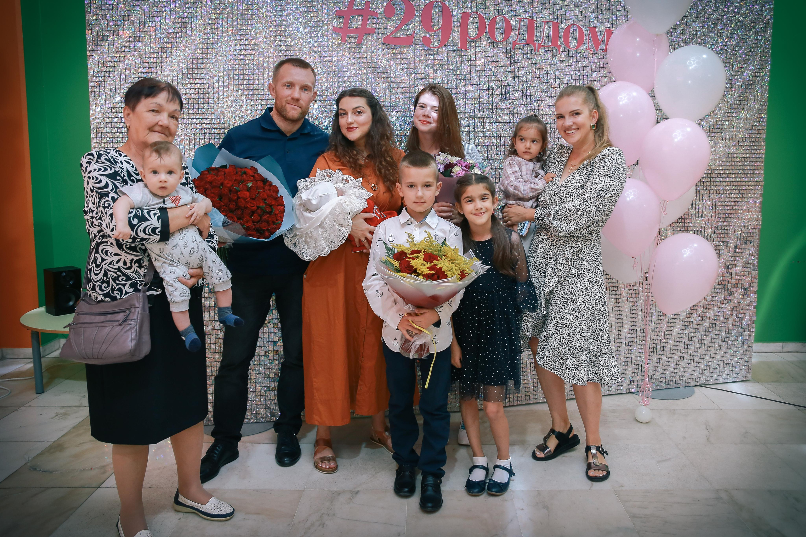 Выписка Катюши. Антонина Морозова, профессиональный семейный фотограф видеограф