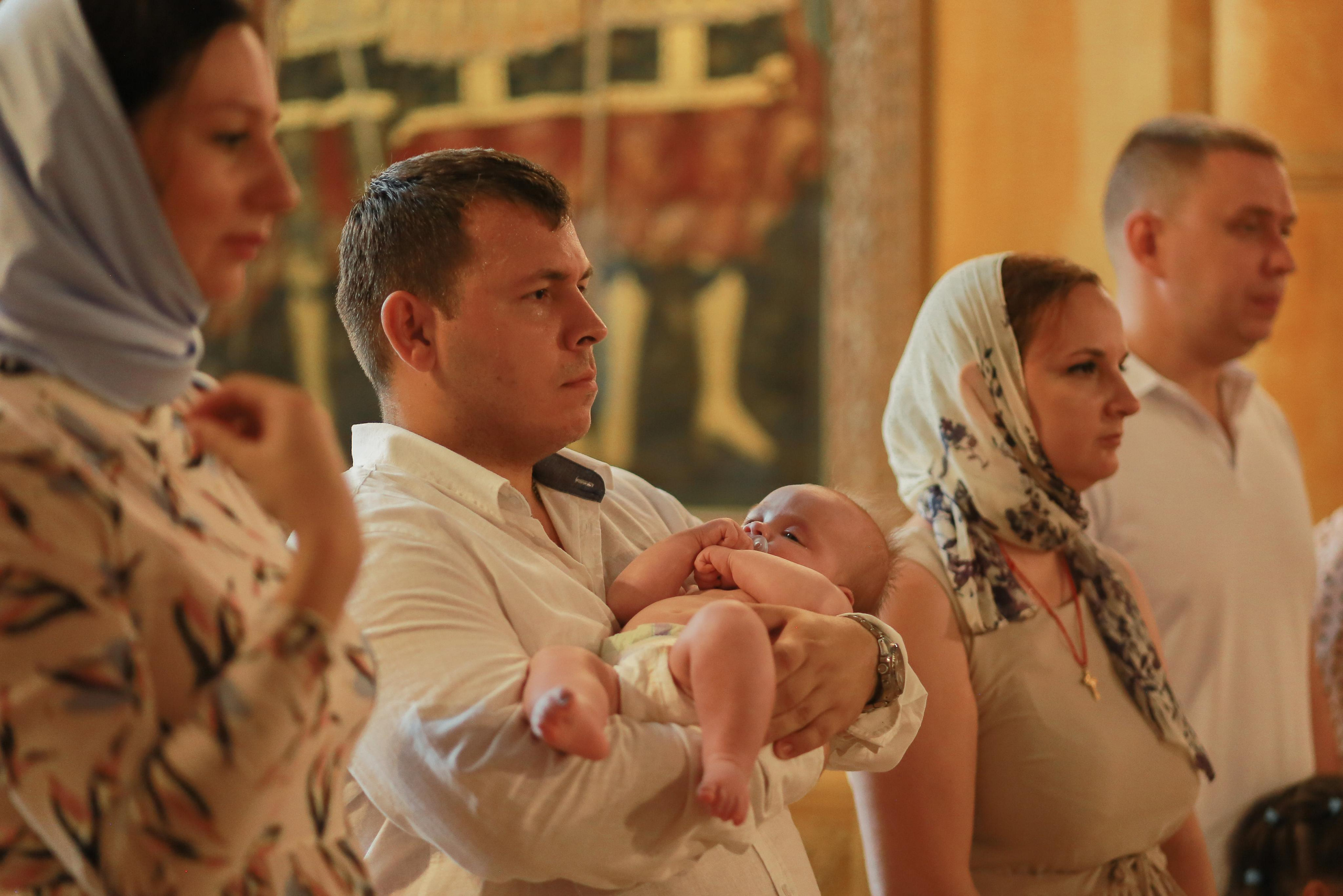 Крещение Евы. Покровский собор. Измайловский остров. Антонина Морозова, профессиональный семейный фотограф видеограф