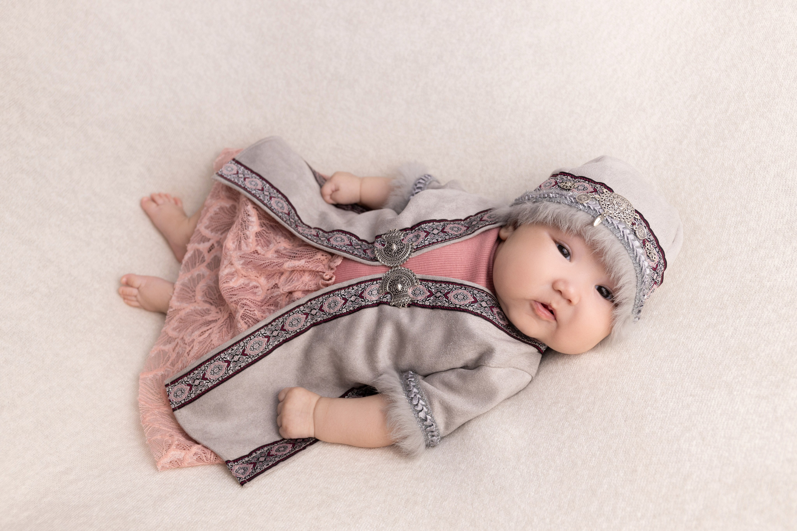 Мой первый годик. Фотограф беременности, новорожденных и детей до года в Астане