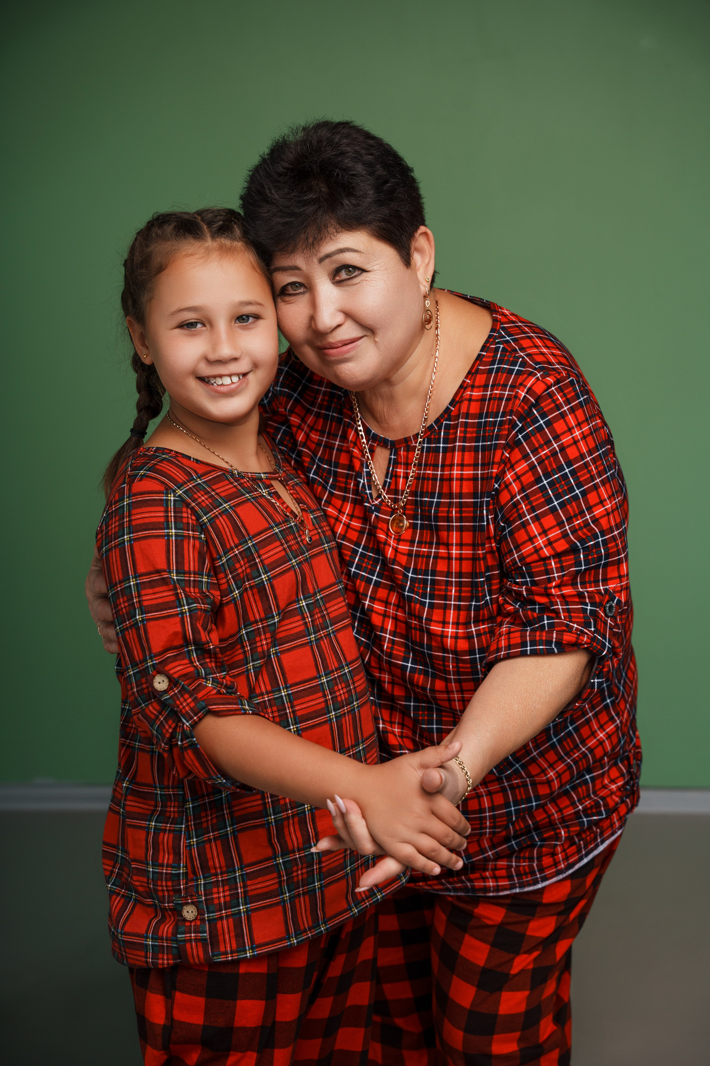 Семейная сьемка в студии с близкими. Ольга Плаксина фотограф в Саратове