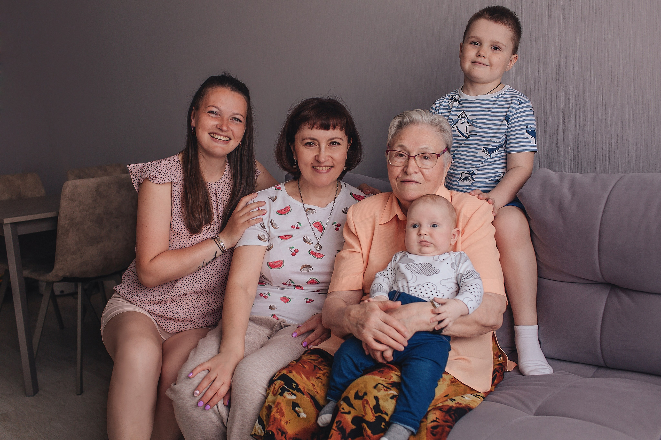 Четыре поколения. Домашнее. Свадебный и семейный фотограф Спб Бошман Ирина