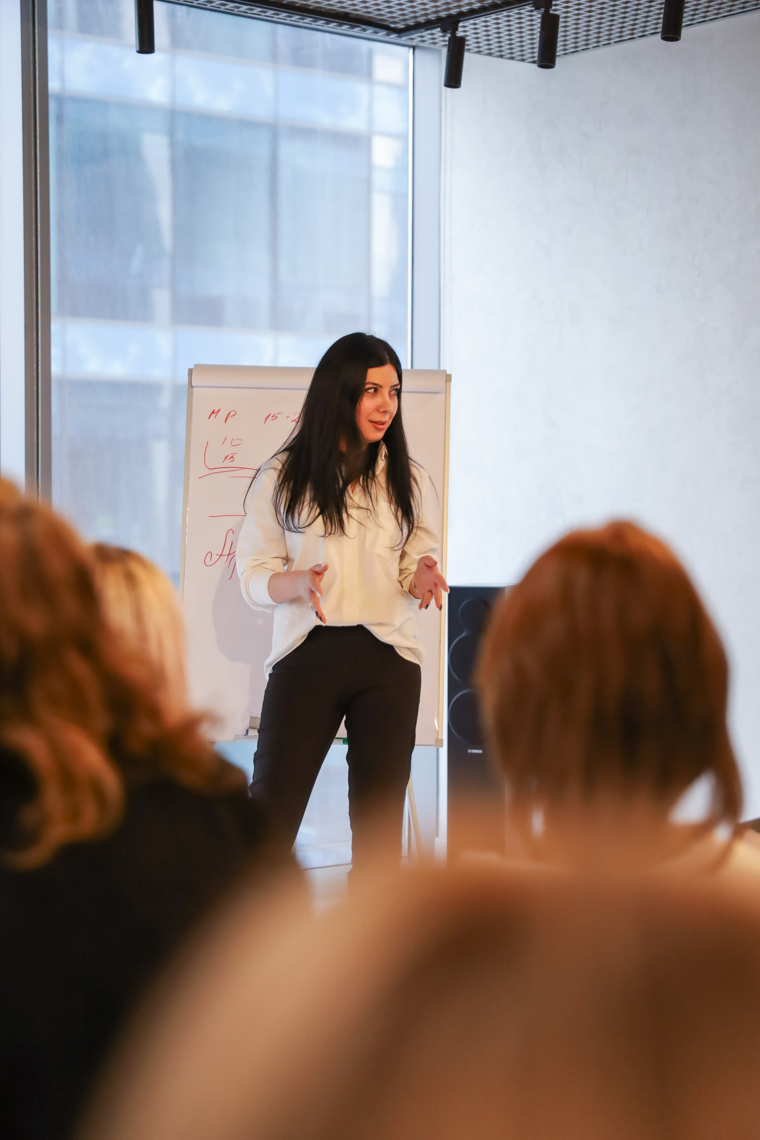 КОНФЕРЕНЦИЯ ВЫПУСКНИКОВ ШКОЛЫ ПРОДЮСИРОВАНИЯ АННЫ НОВИКОВОЙ. Фотограф мероприятий Ирина Каширина