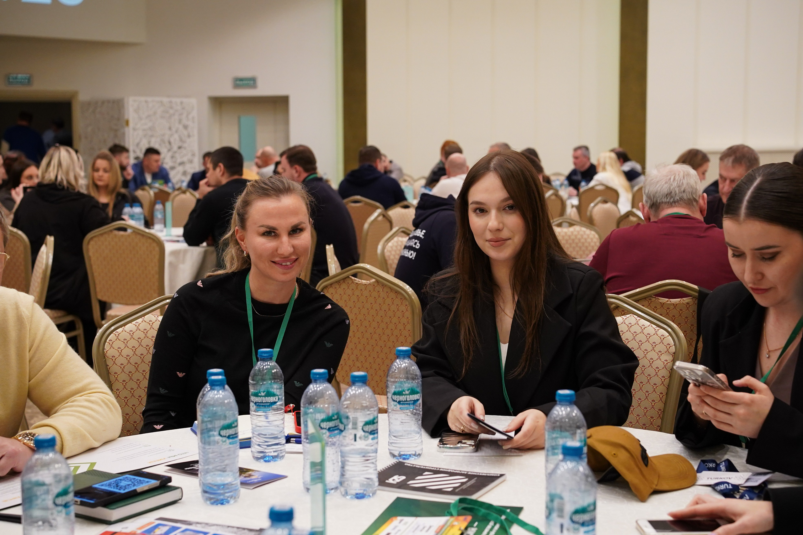 Малоэтажная страна конференция. Фотограф