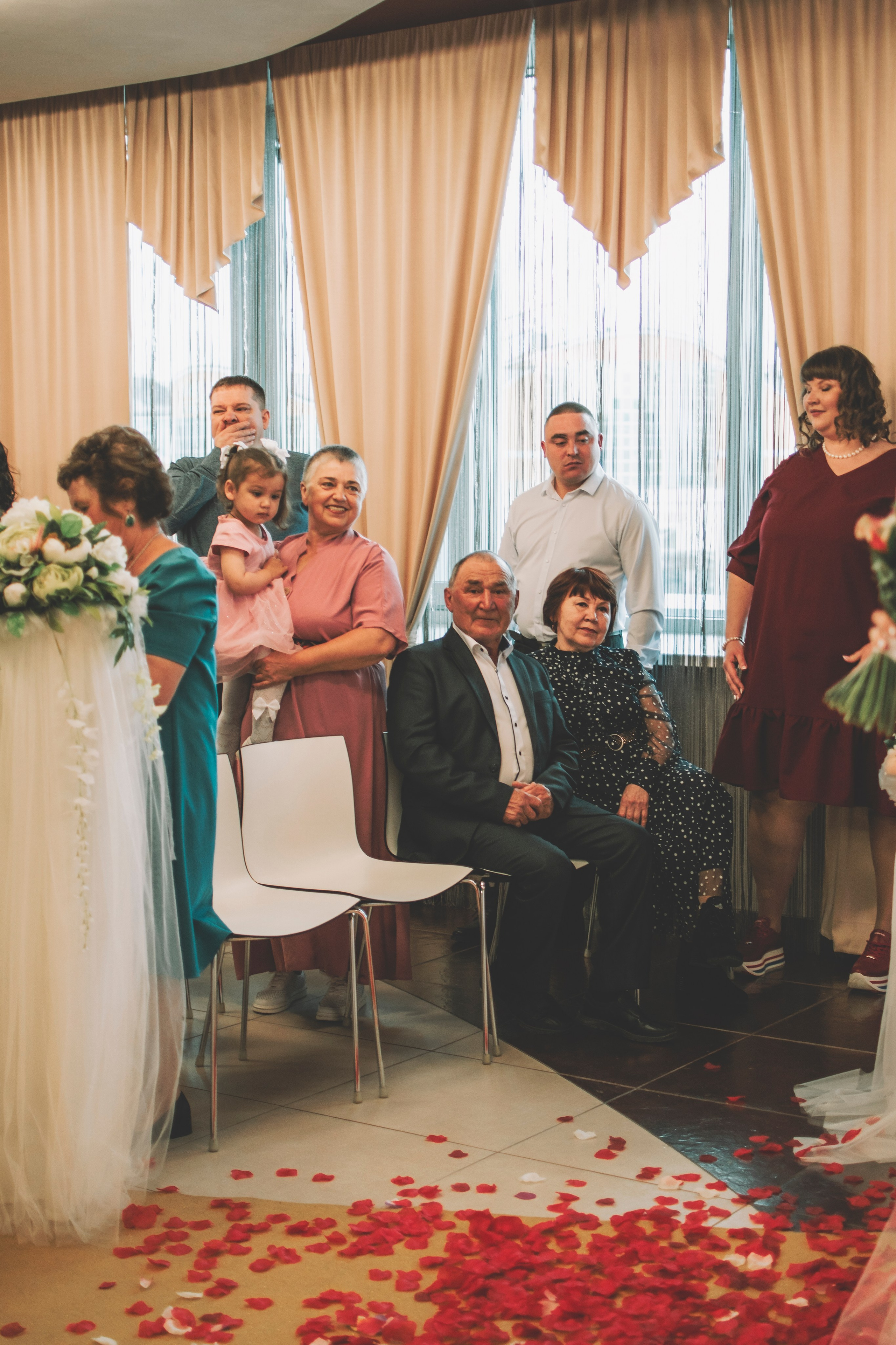 Альберт и Анастасия (Студийная фотосессия, роспись в ДК Нефтяник + фотосессия с гостями). Семейный и свадебный фотограф Губкинский и Ставрополь