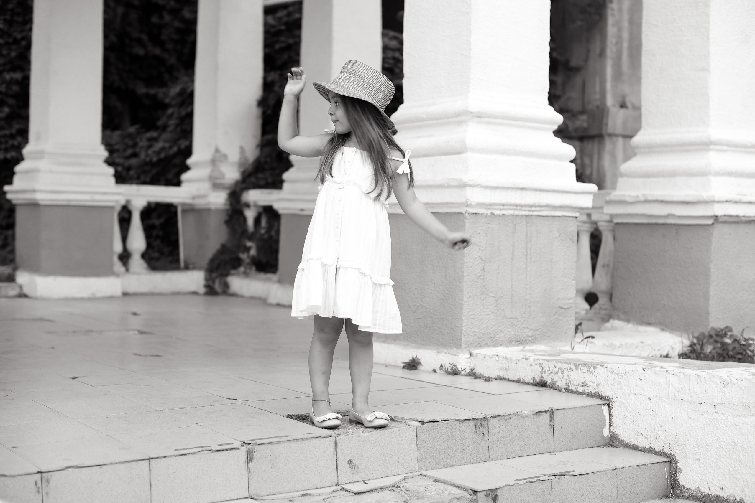 Летняя фотосессия в Ростовском парке. Аделина и Дарина. Omar Shapiev