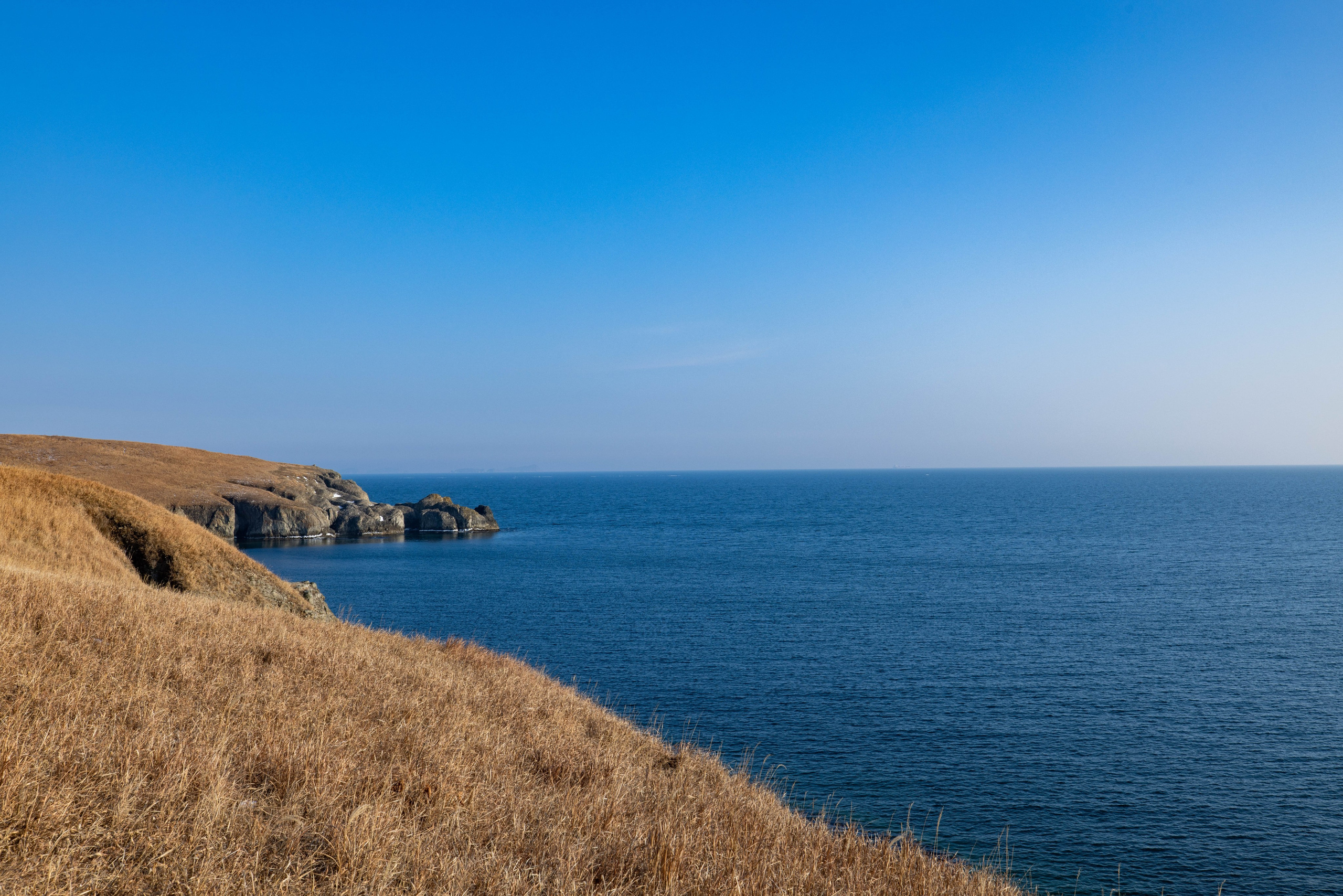 Кекур Пьющий верблюд. Турист оптимист