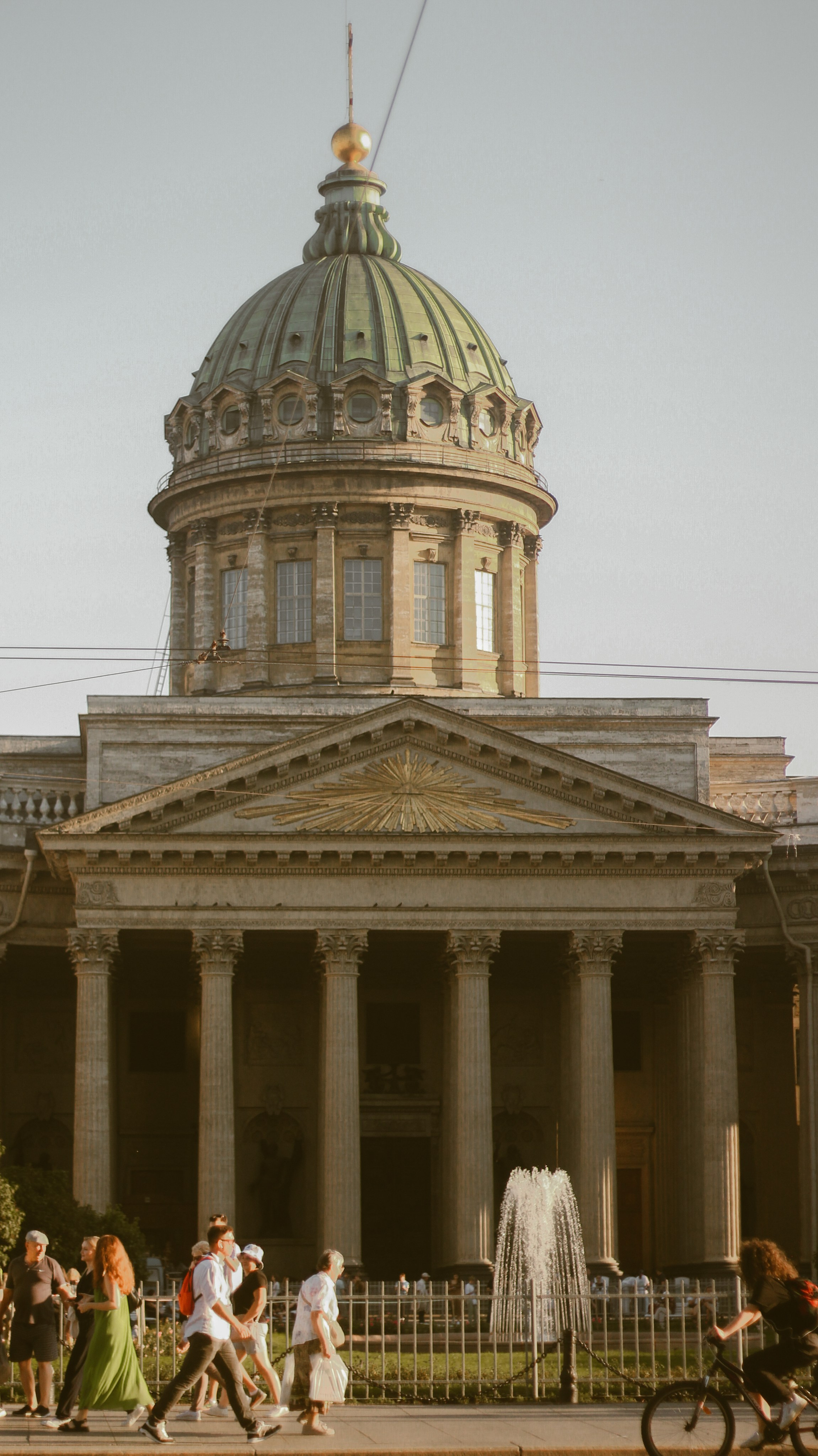 Казанский собор и Дом Книги. Портретный фотограф DanilNabody