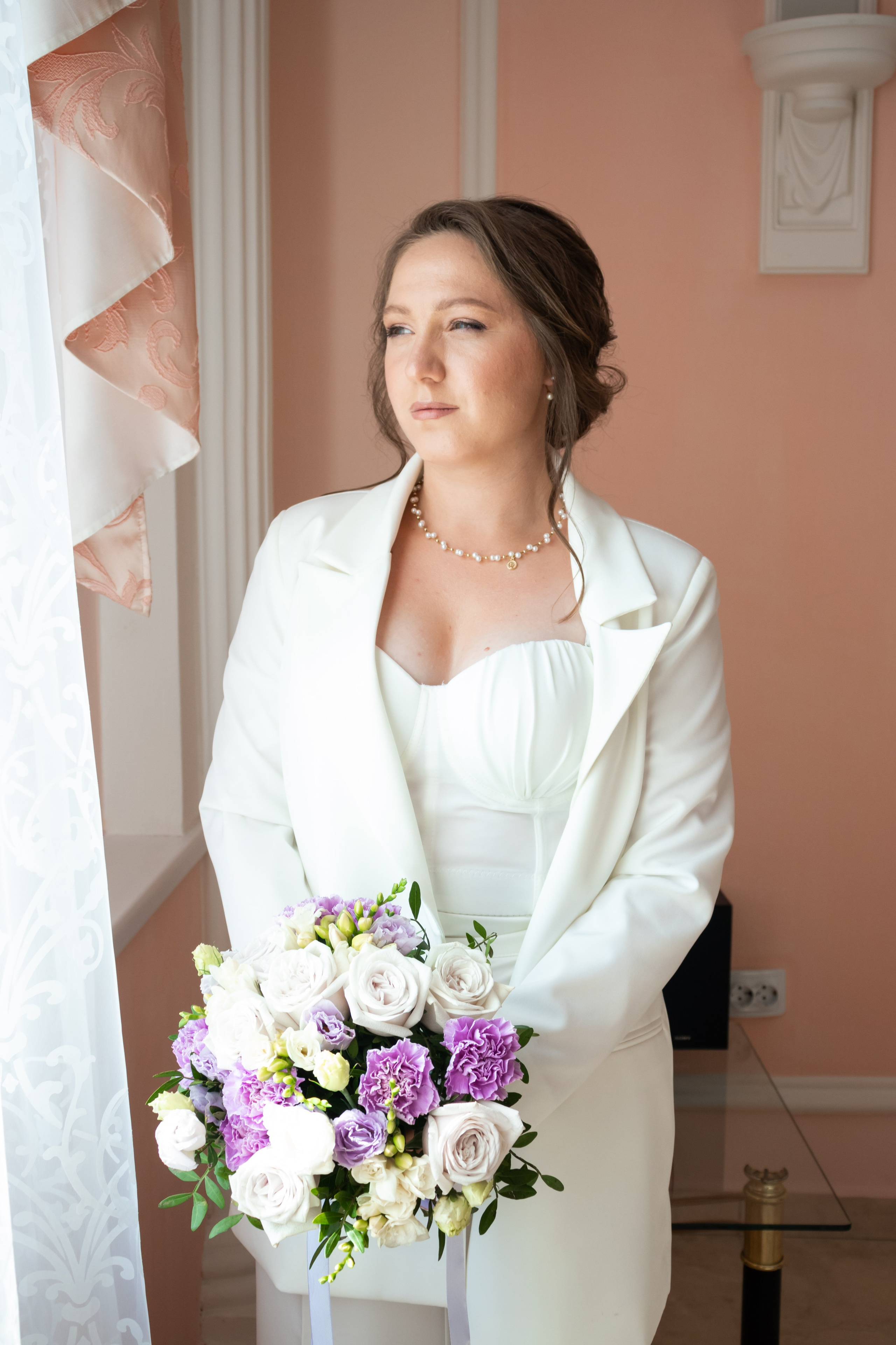 Свадебная фотосессия невесты в ЗАГСе в городе Северск и Томск