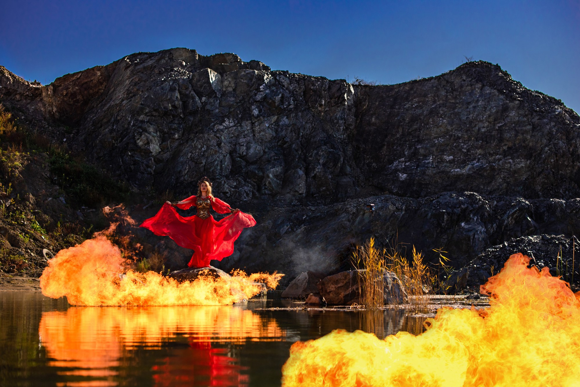 Фотосессии с огнем. Ксения Далишнева — сказочный фотограф во Владивостоке