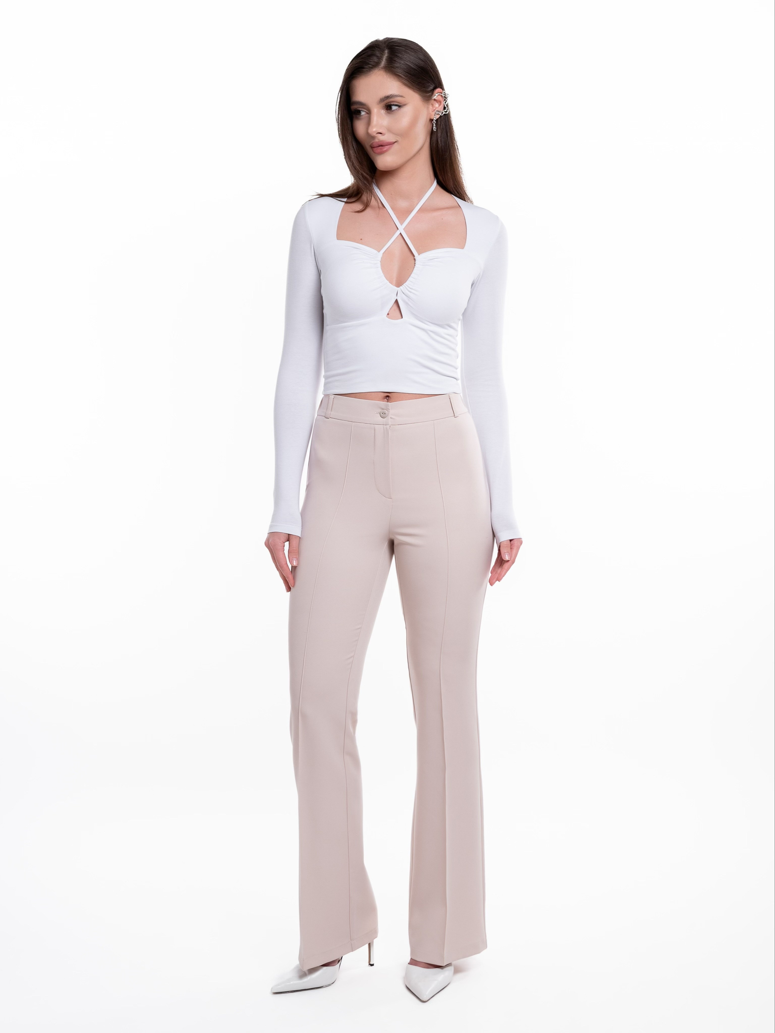 Классические брюки + белый фон+интерьер. Предметный фотограф, фото для маркетплейсов Пятигорск, КМВ