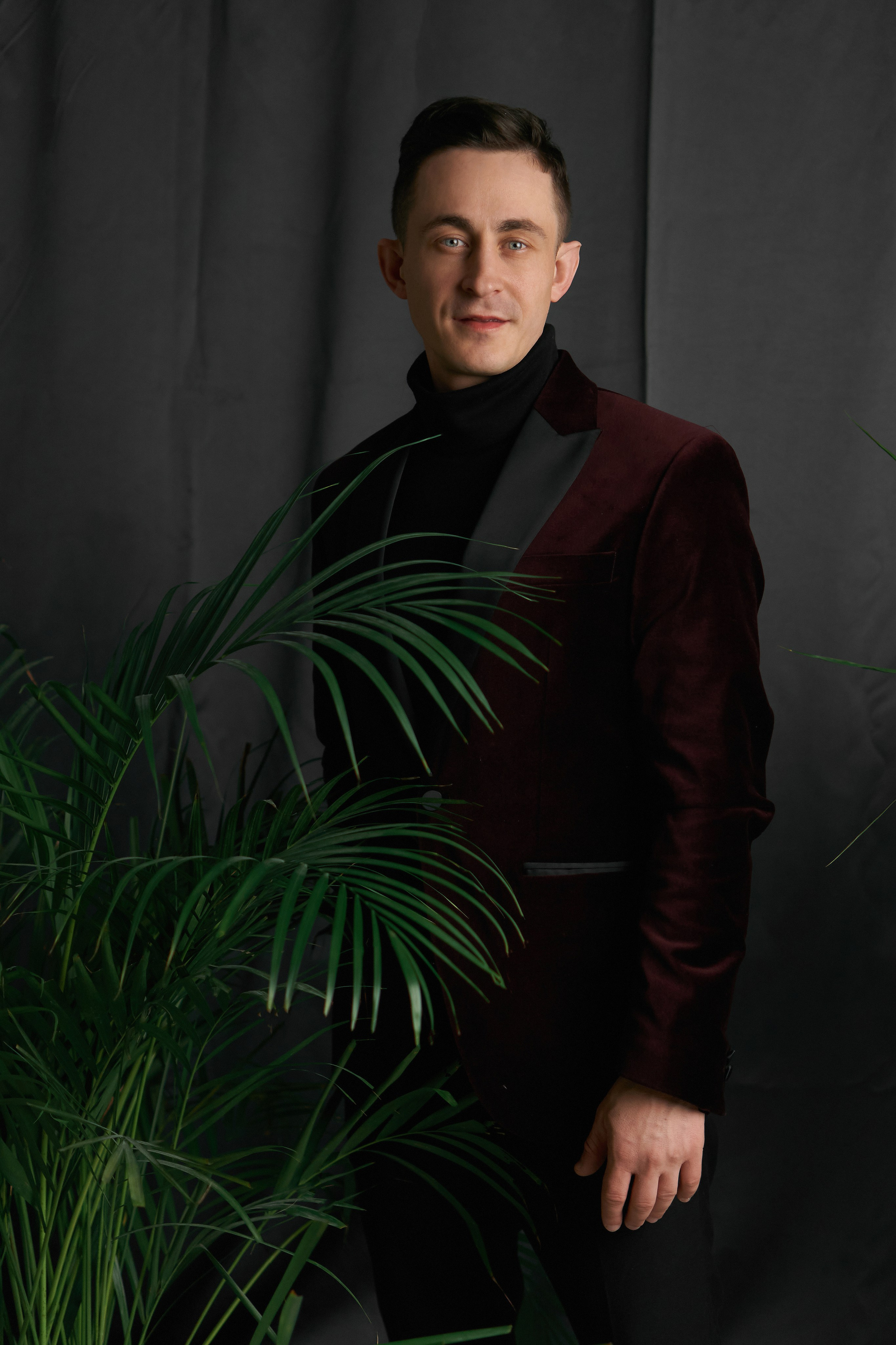 Ведущий Вячеслав Тиманов