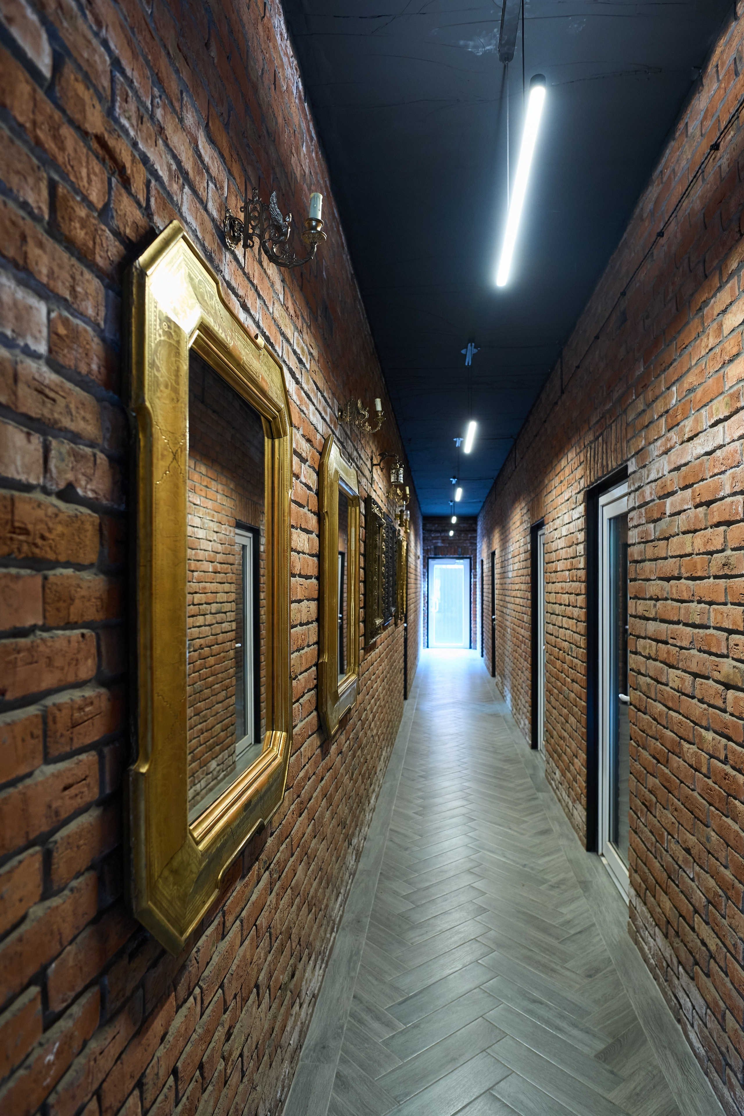 Интерьерная съемка здания продюсерского центра «Бикбау». Фотограф Олег Сотник