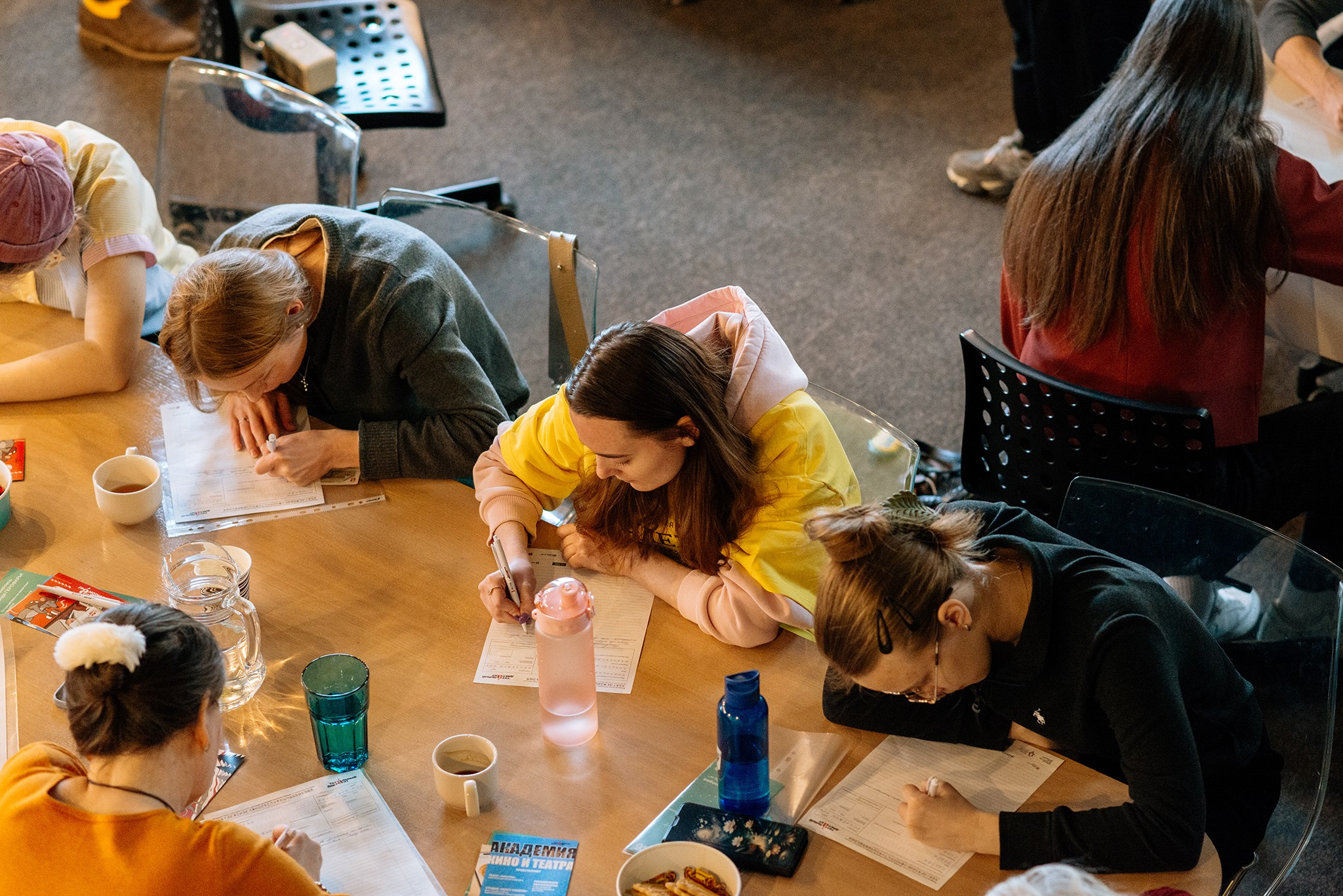 Тотальный диктант в Ночлежке. Апрель 26. Репортажный фотограф в Санкт-Петербурге Анастасия Клёпова