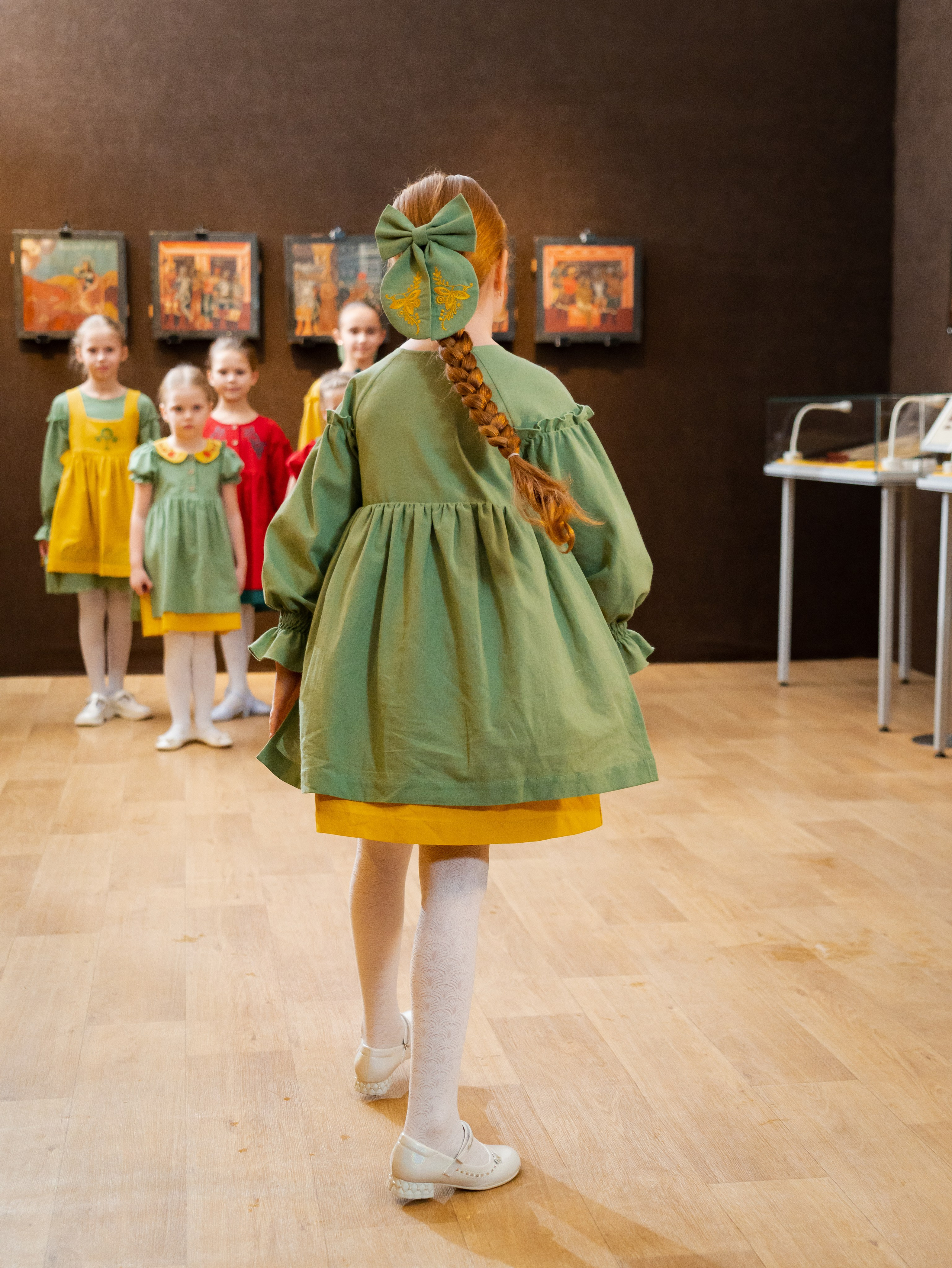 Показ одежды в рамках выставки «105. Лучшее». Фотограф Москва