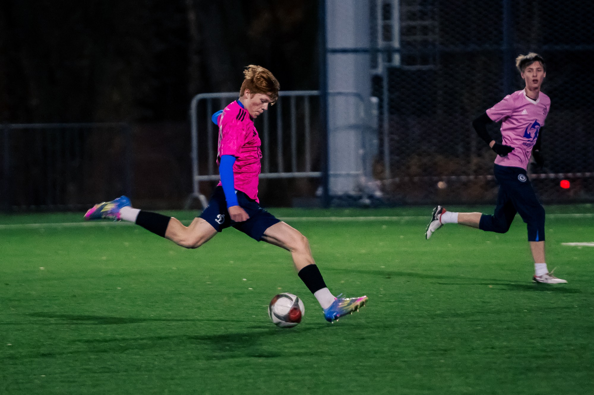 Ночной футбол: любители. Елена Дружинина. Спортивный и репортажный фотограф