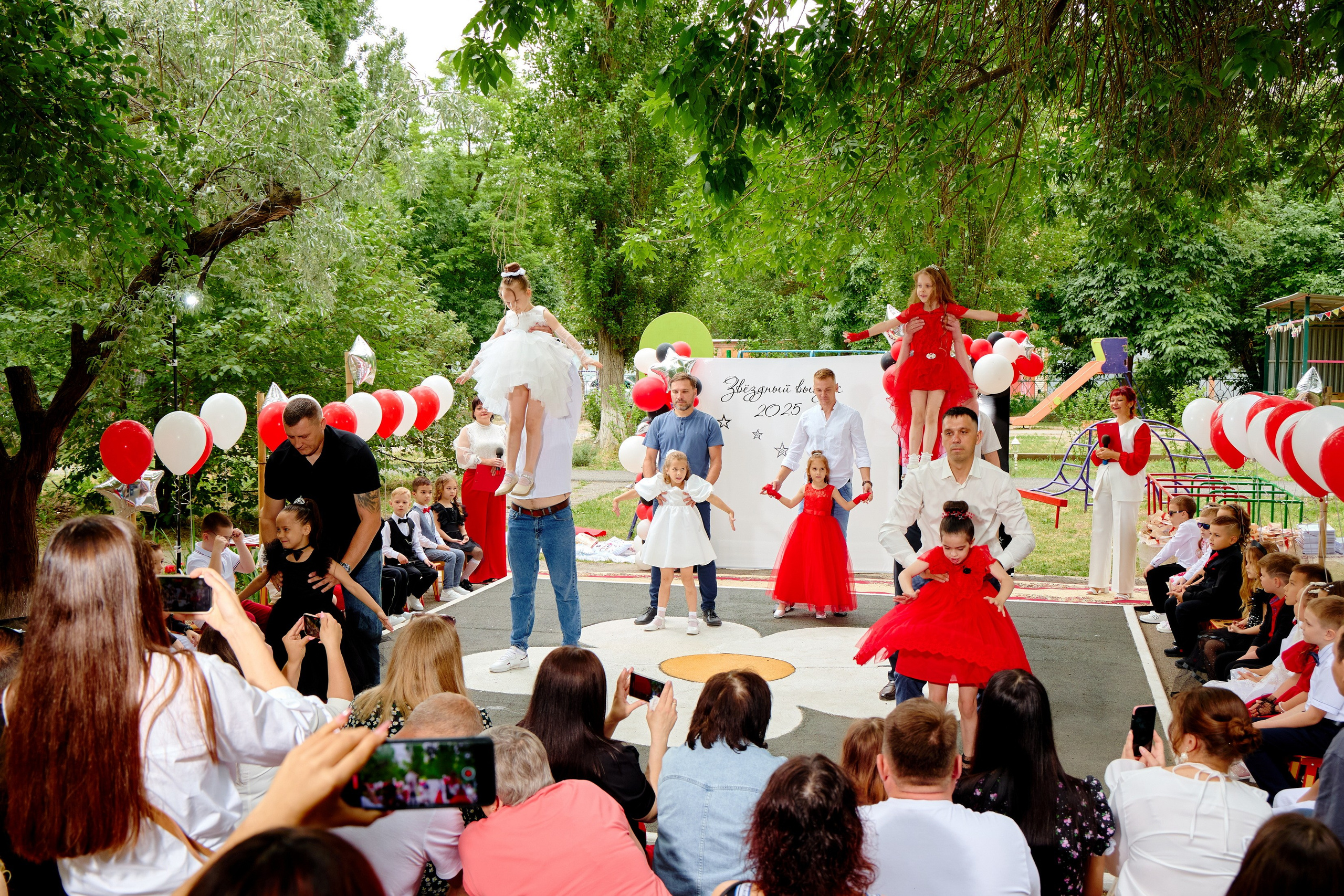 Выпускной 45 сад. Фотограф Выпускные альбомы Таганрог Сергей Коробченко