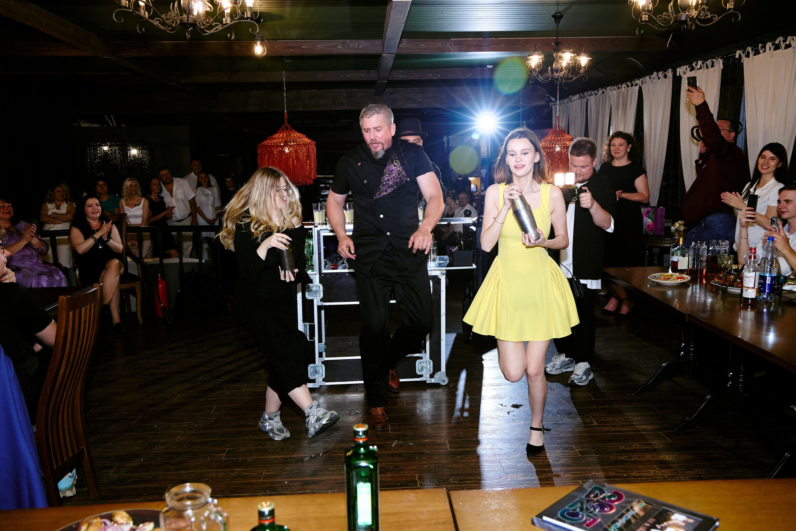 Выпускной 35 Сош. Фотограф Выпускные альбомы Таганрог Сергей Коробченко