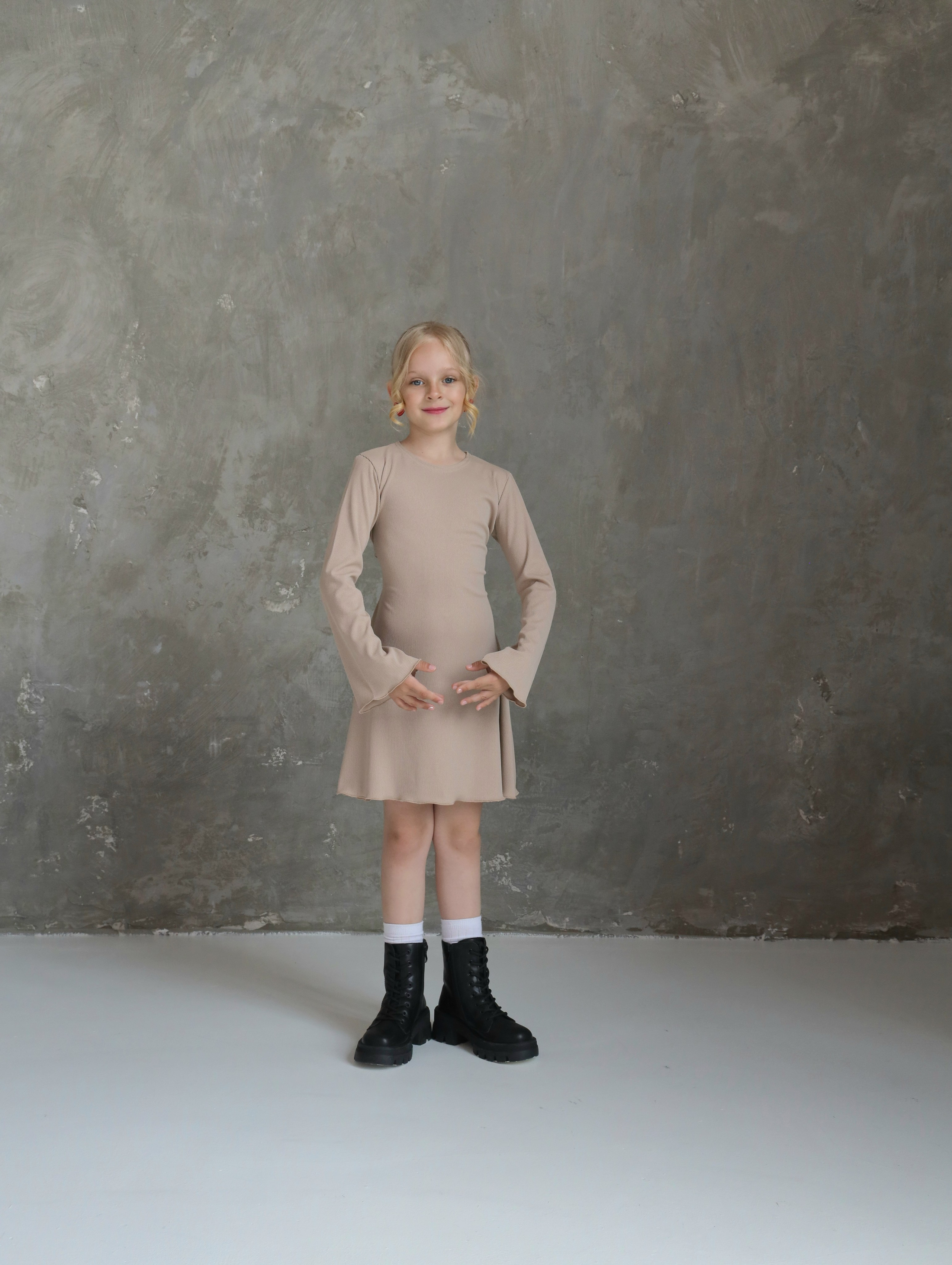 Каталожная съемка детской одежды для маркетплейса. Фотограф в Новосибирске Анна Полторацкая