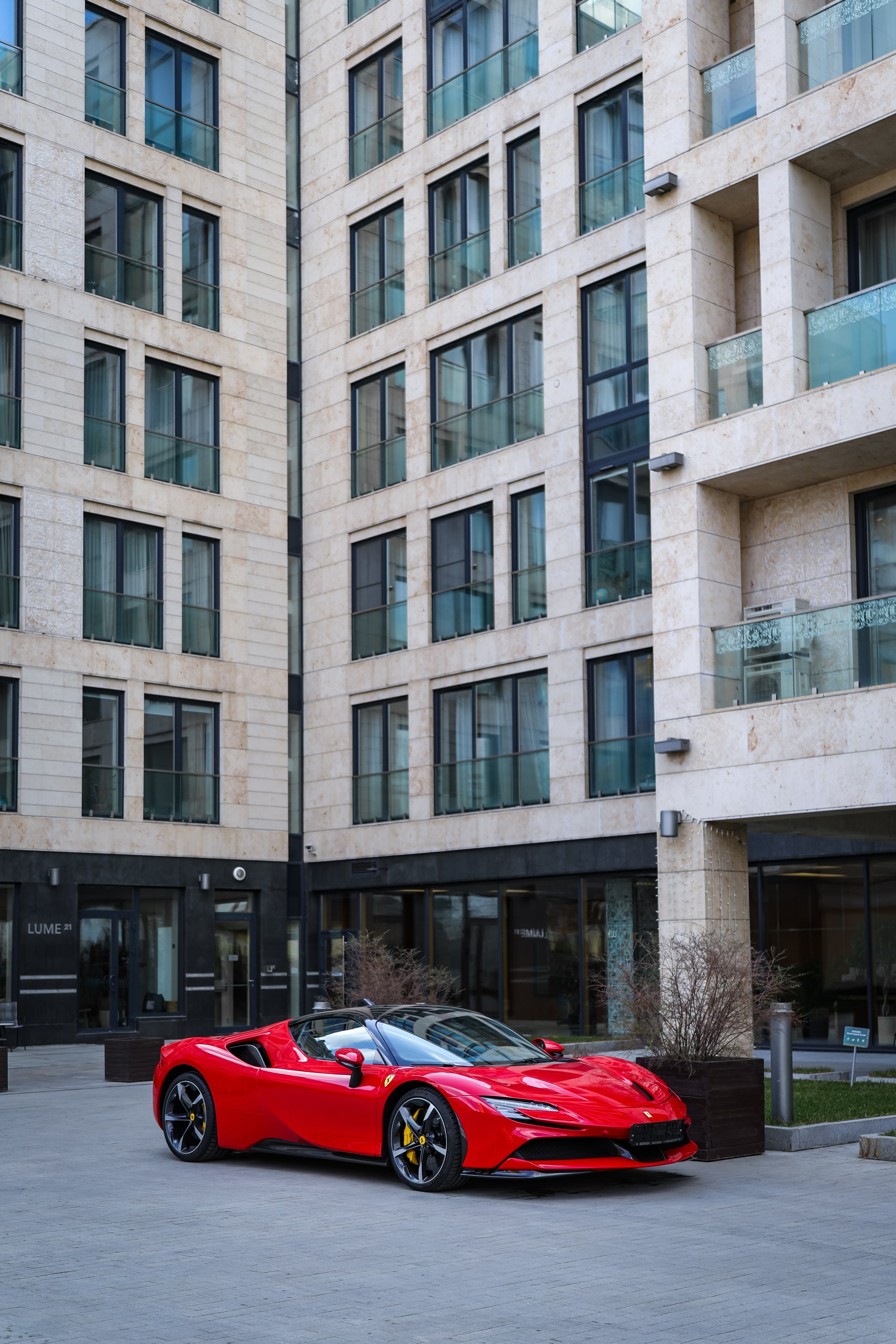 ФОТОСЪЁМКА 2025 FERRARI SF90 STRADALE В МОСКВЕ. Фотограф и Видеограф в Москве|MixtureCaptures