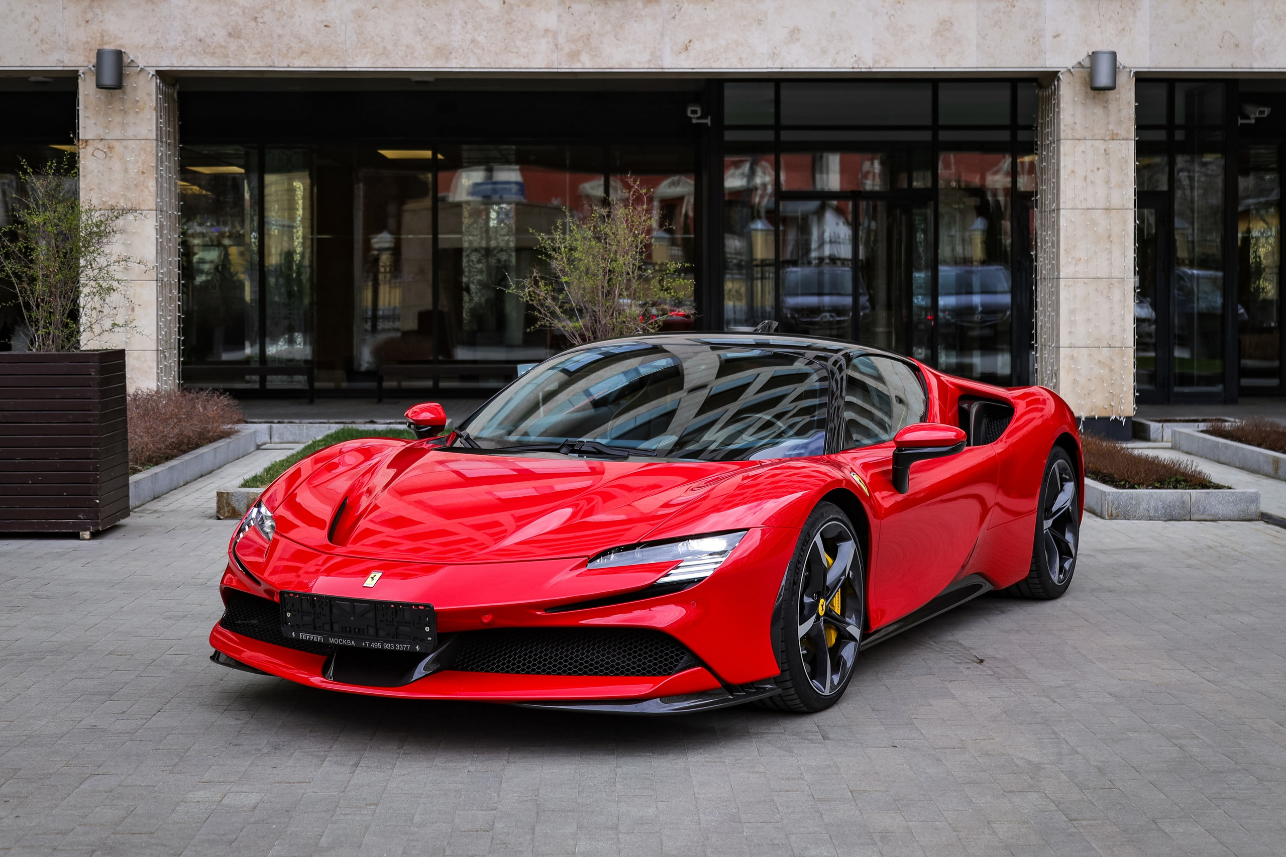 ФОТОСЪЁМКА 2025 FERRARI SF90 STRADALE В МОСКВЕ. Фотограф и Видеограф в Москве|MixtureCaptures