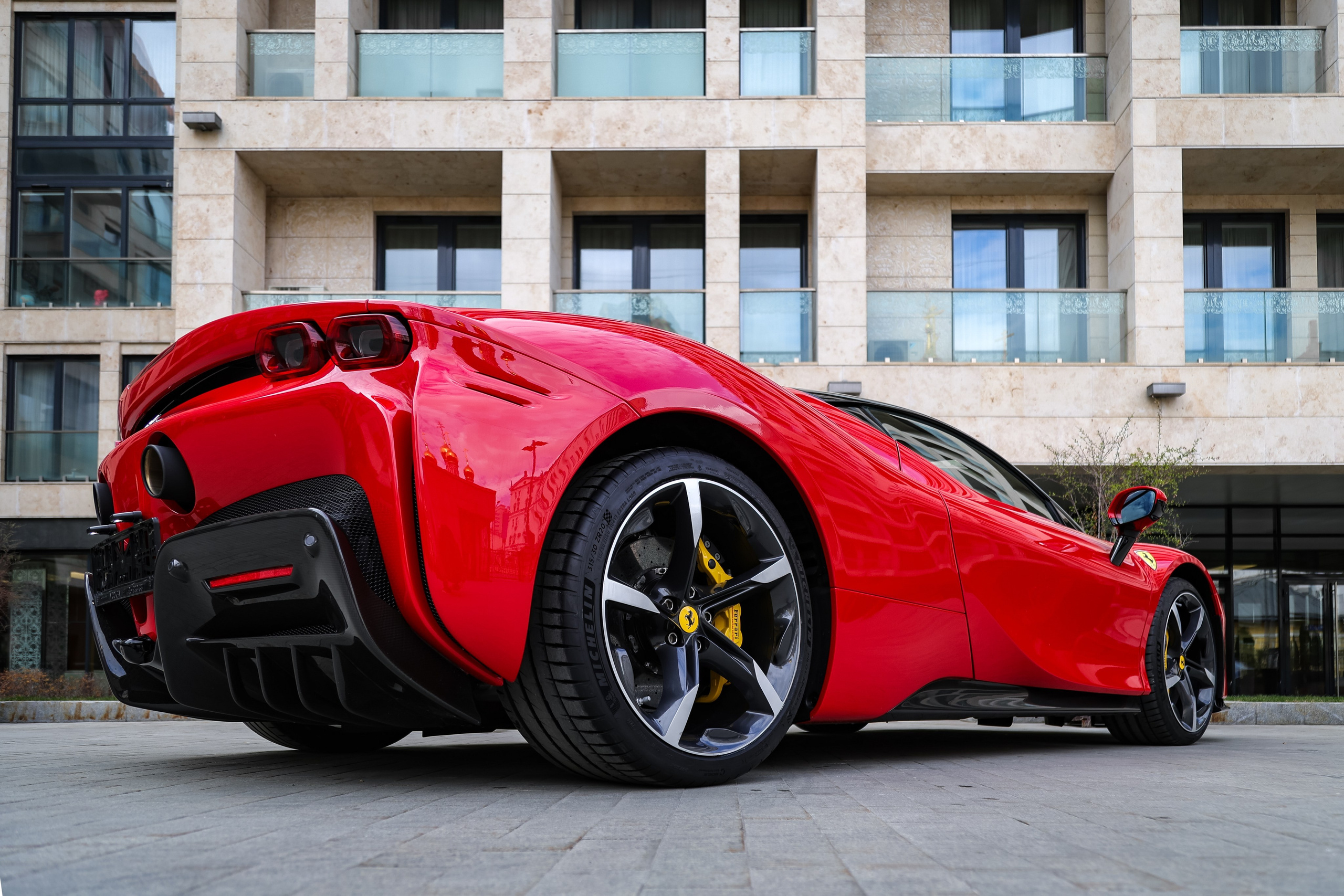 ФОТОСЪЁМКА 2025 FERRARI SF90 STRADALE В МОСКВЕ. Фотограф и Видеограф в Москве|MixtureCaptures