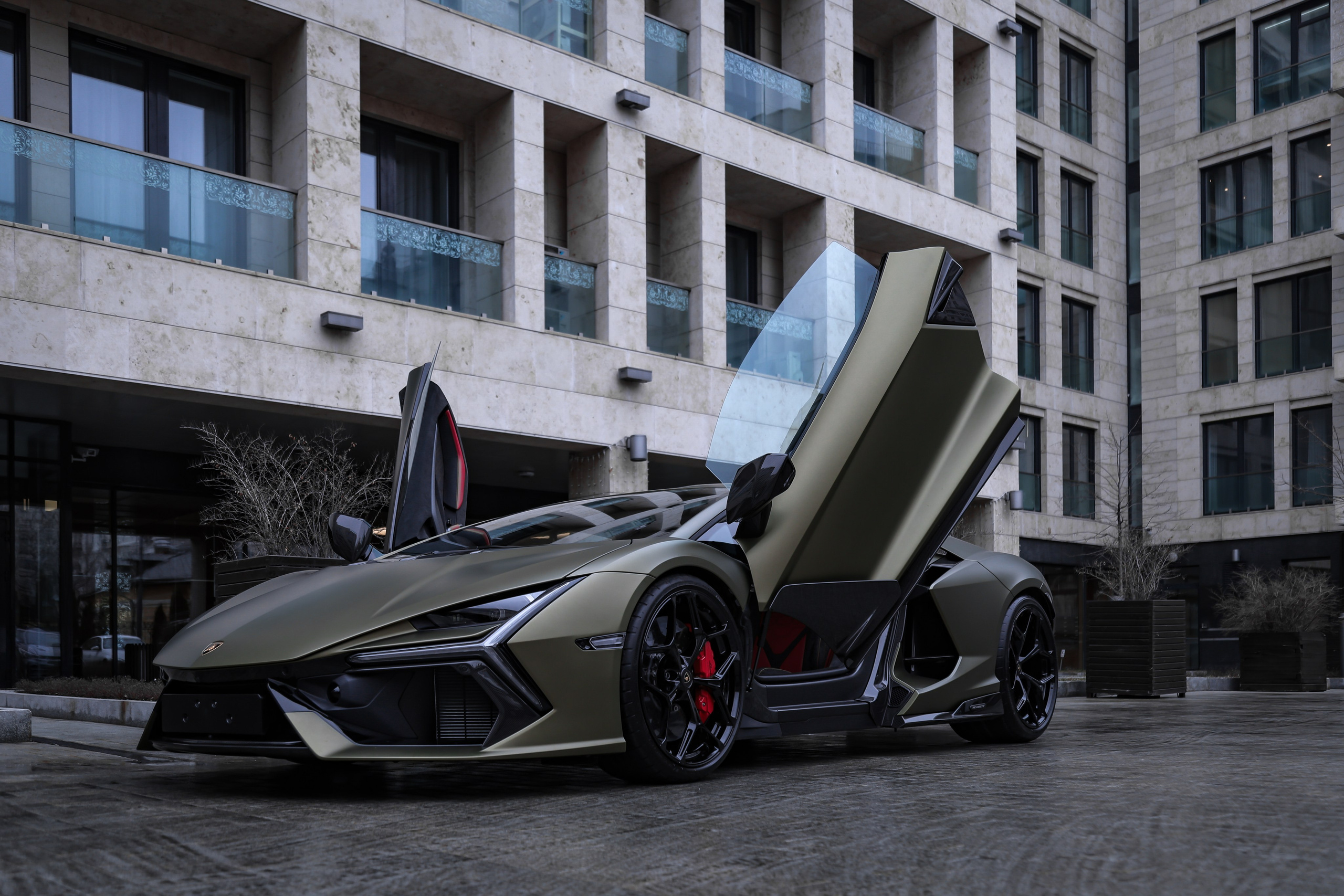 ФОТОСЪЁМКА 2024 Lamborghini Revuelto 6.5 AMT В МОСКВЕ. Фотограф и Видеограф в Москве|MixtureCaptures