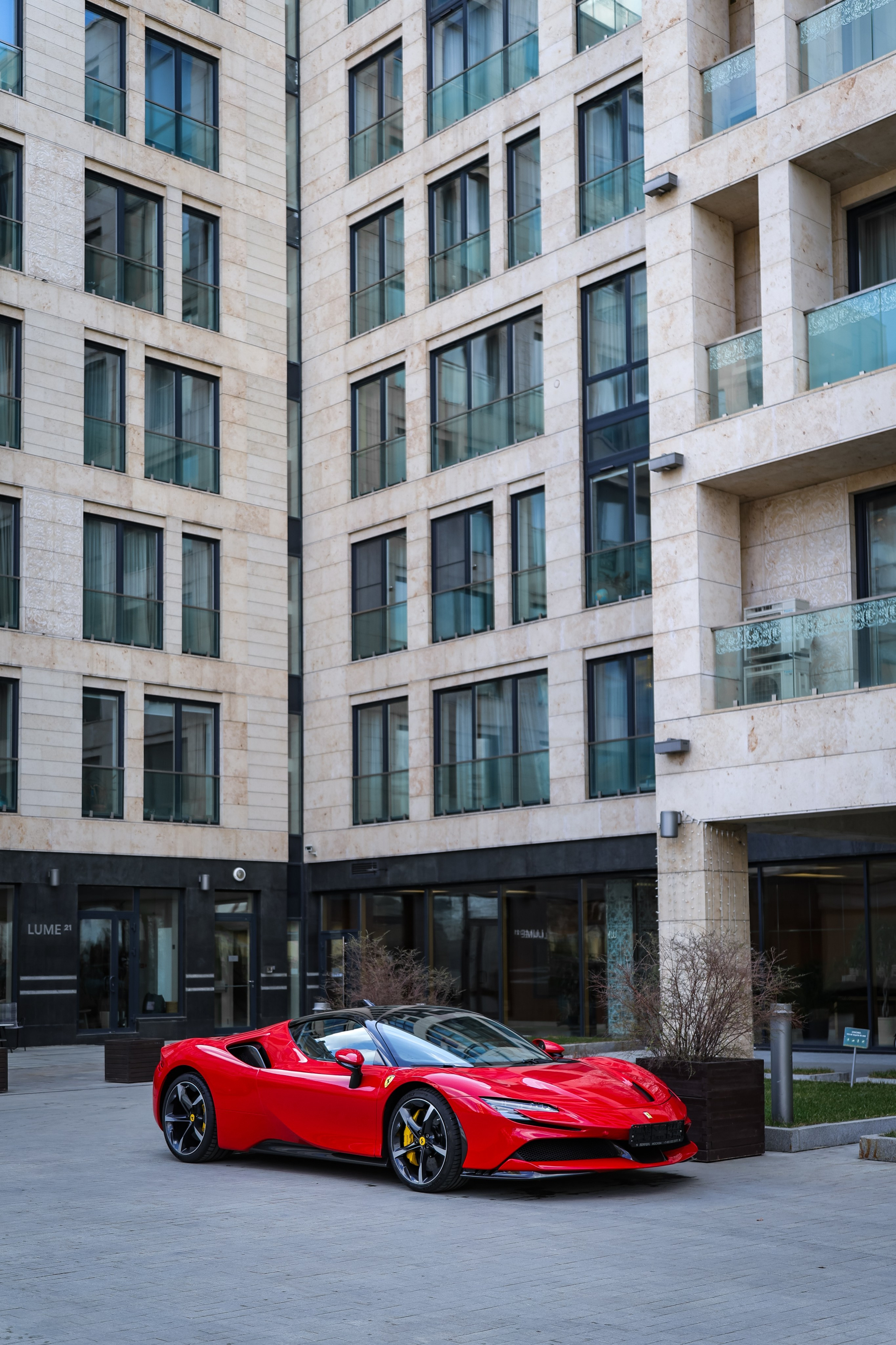 ФОТОСЪЁМКА 2025 FERRARI SF90 STRADALE В МОСКВЕ. Фотограф и Видеограф в Москве|MixtureCaptures