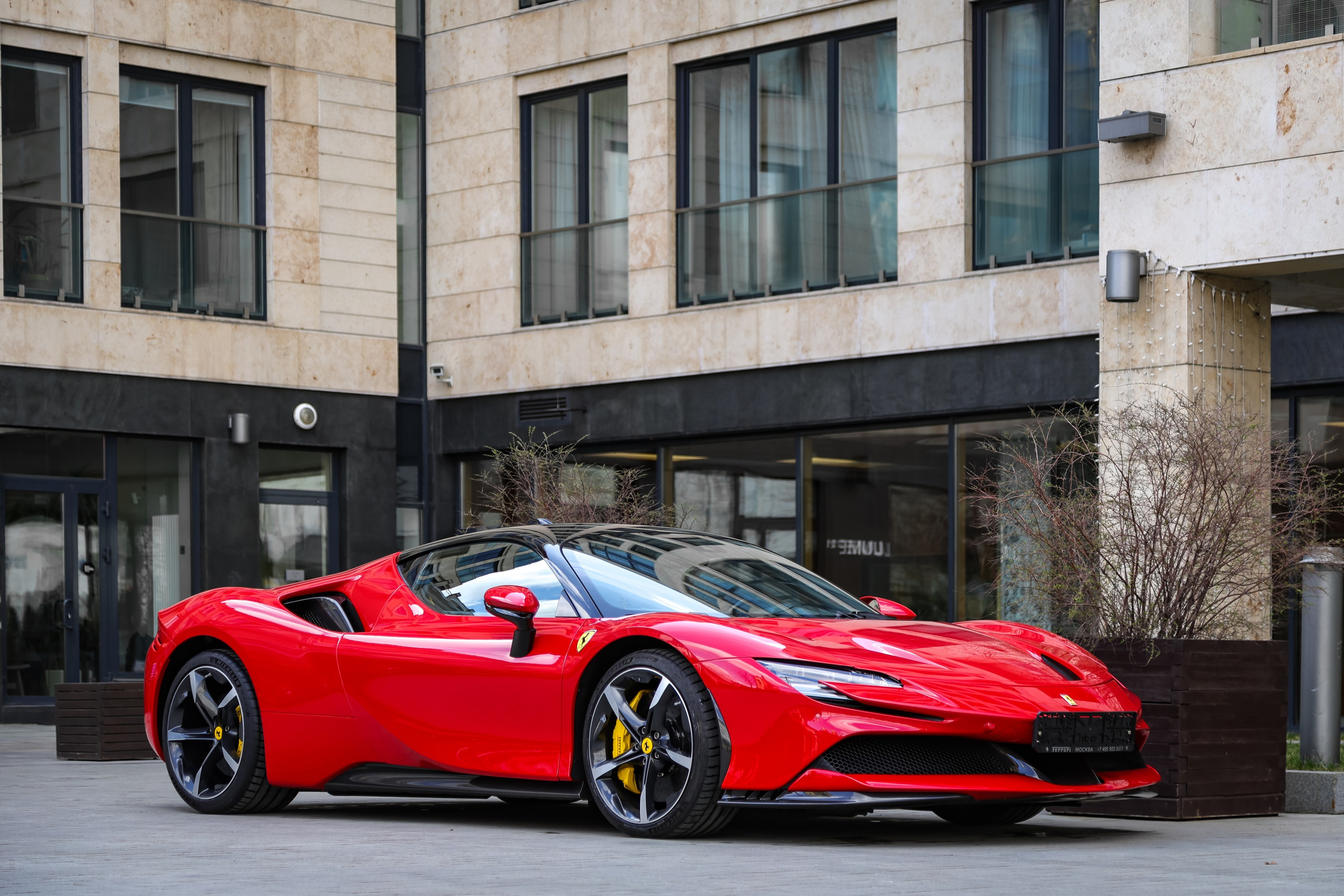 ФОТОСЪЁМКА 2025 FERRARI SF90 STRADALE В МОСКВЕ. Фотограф и Видеограф в Москве|MixtureCaptures