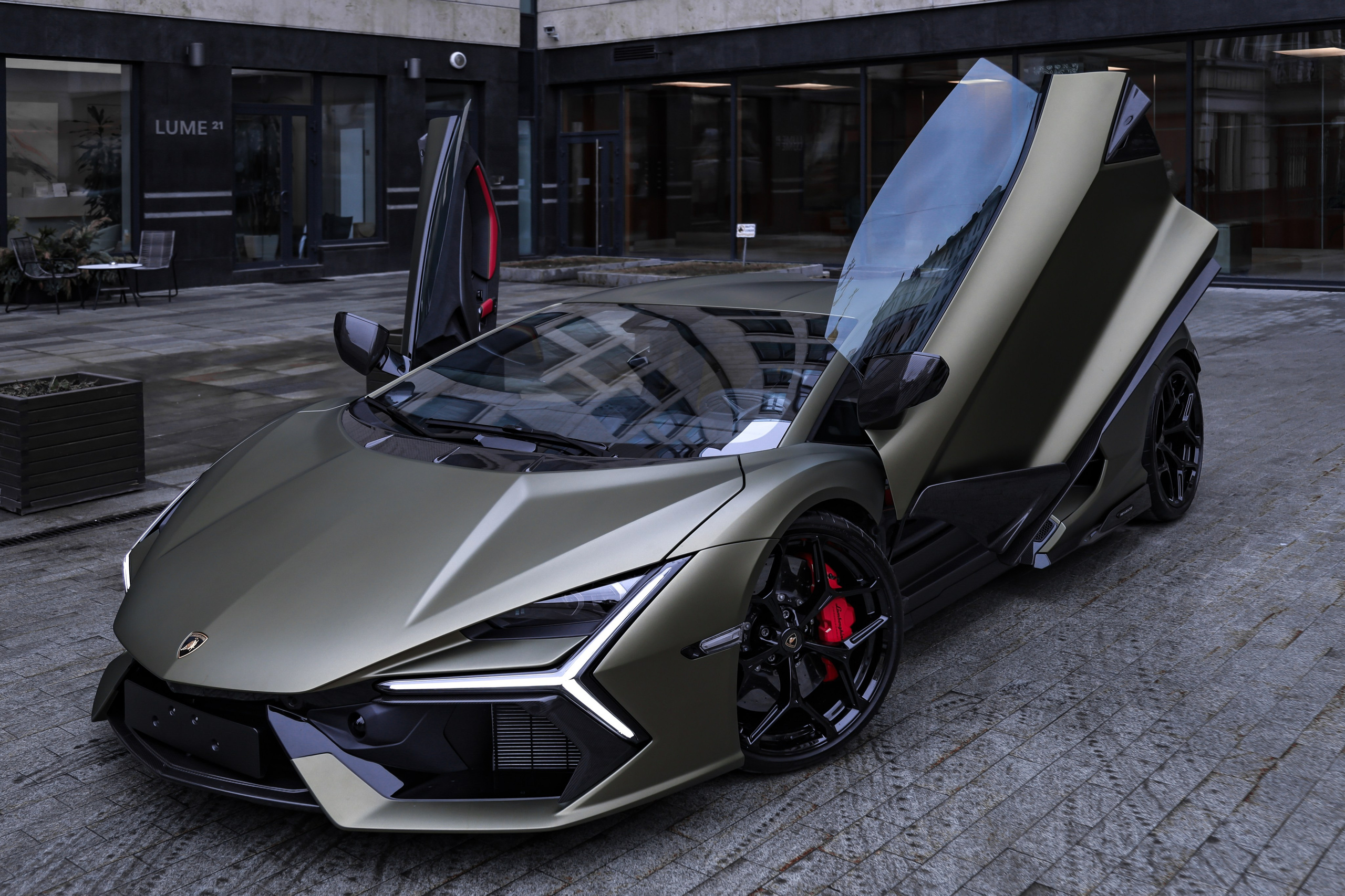 ФОТОСЪЁМКА 2024 Lamborghini Revuelto 6.5 AMT В МОСКВЕ. Фотограф и Видеограф в Москве|MixtureCaptures