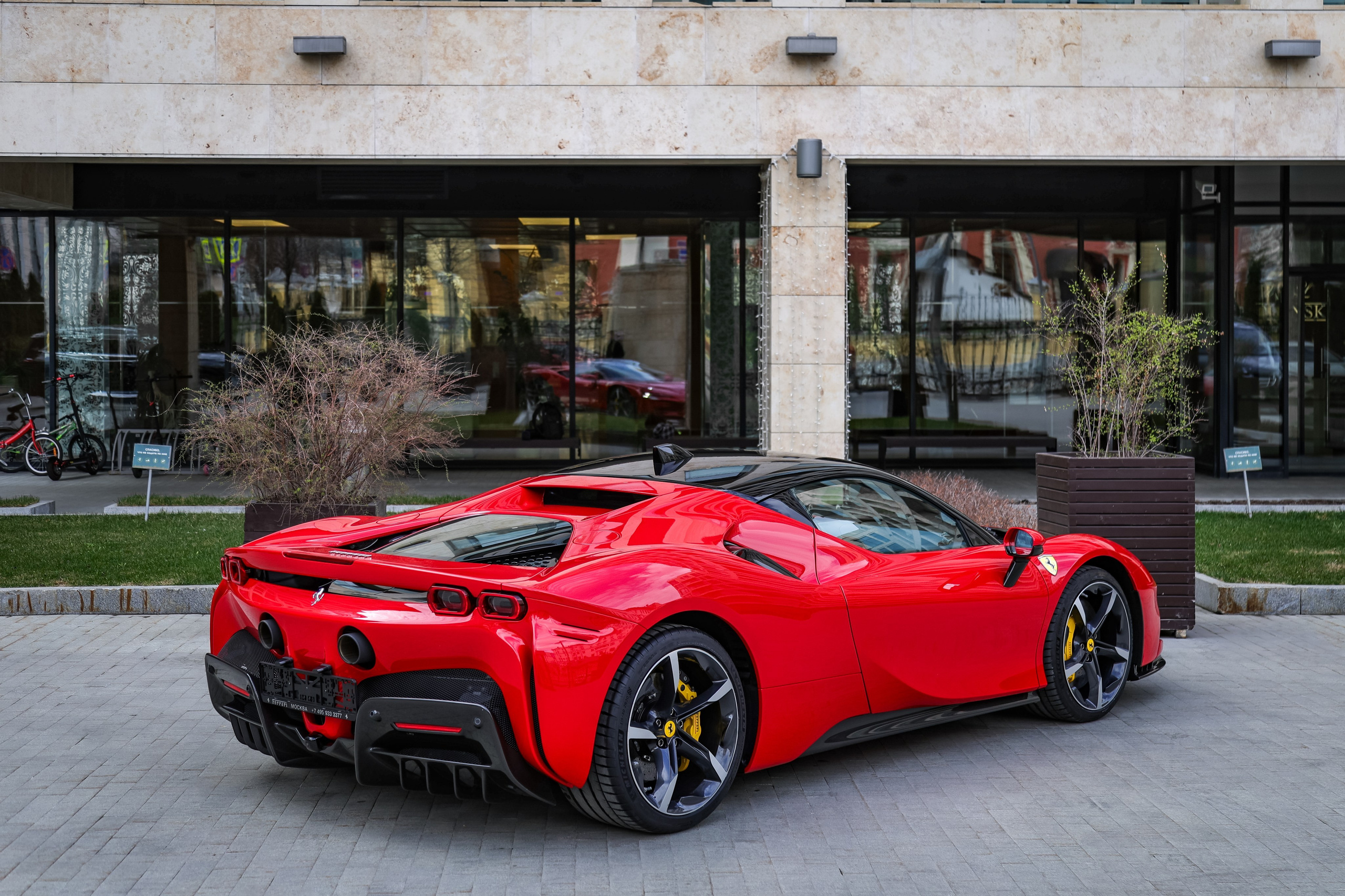ФОТОСЪЁМКА 2025 FERRARI SF90 STRADALE В МОСКВЕ. Фотограф и Видеограф в Москве|MixtureCaptures