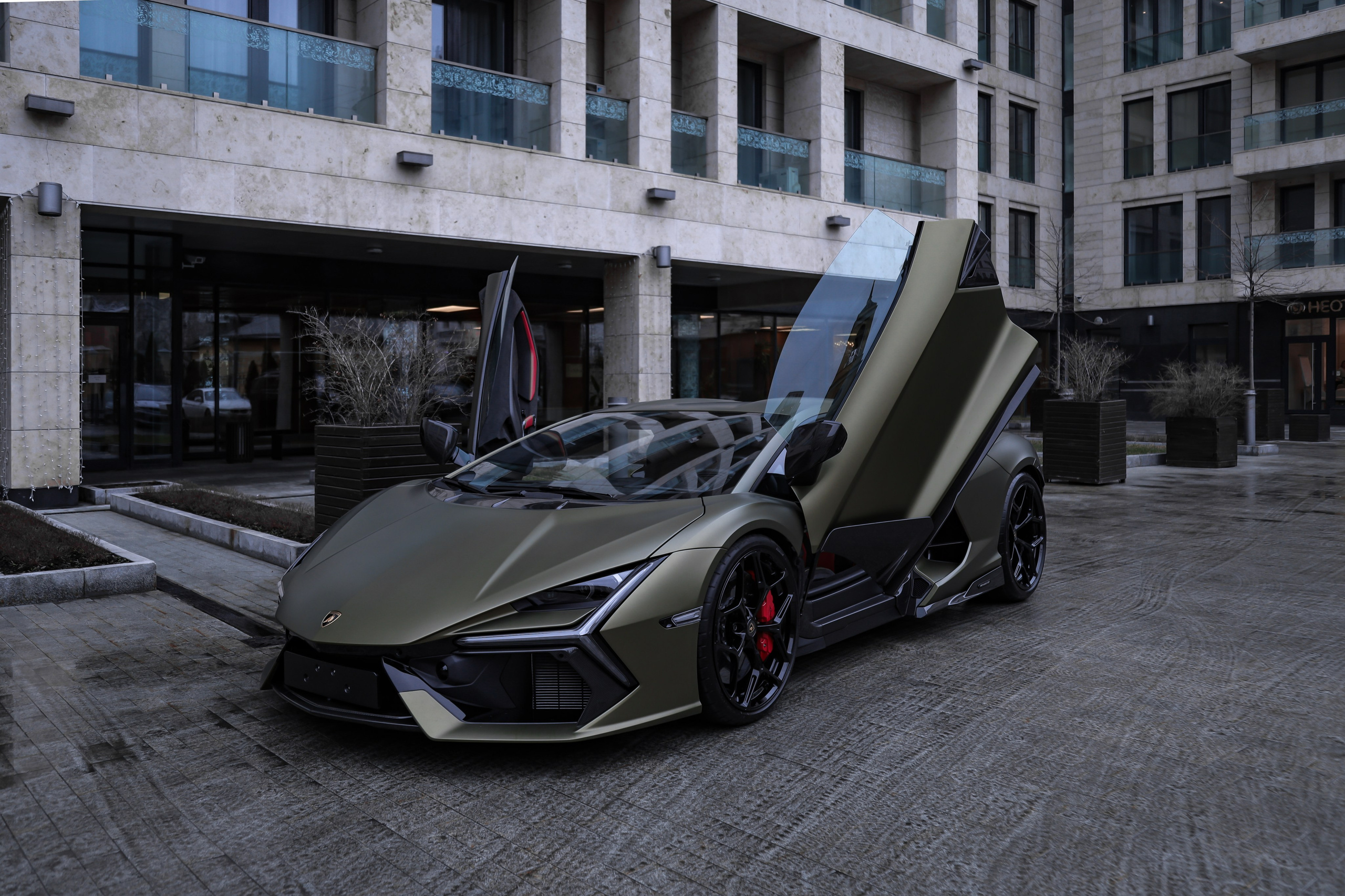 ФОТОСЪЁМКА 2024 Lamborghini Revuelto 6.5 AMT В МОСКВЕ. Фотограф и Видеограф в Москве|MixtureCaptures